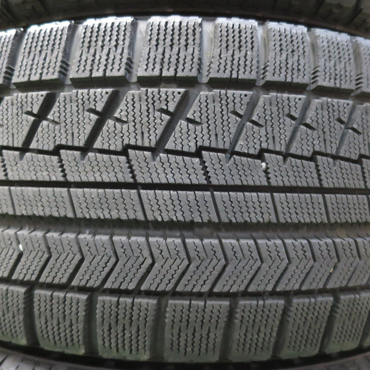 バリ溝！8.5分★レガシィ 等 225/50R17 スタッドレス ブリヂストン ブリザック VRX BALMINUM バルミナ 17インチ PCD100/5H★5011802イス