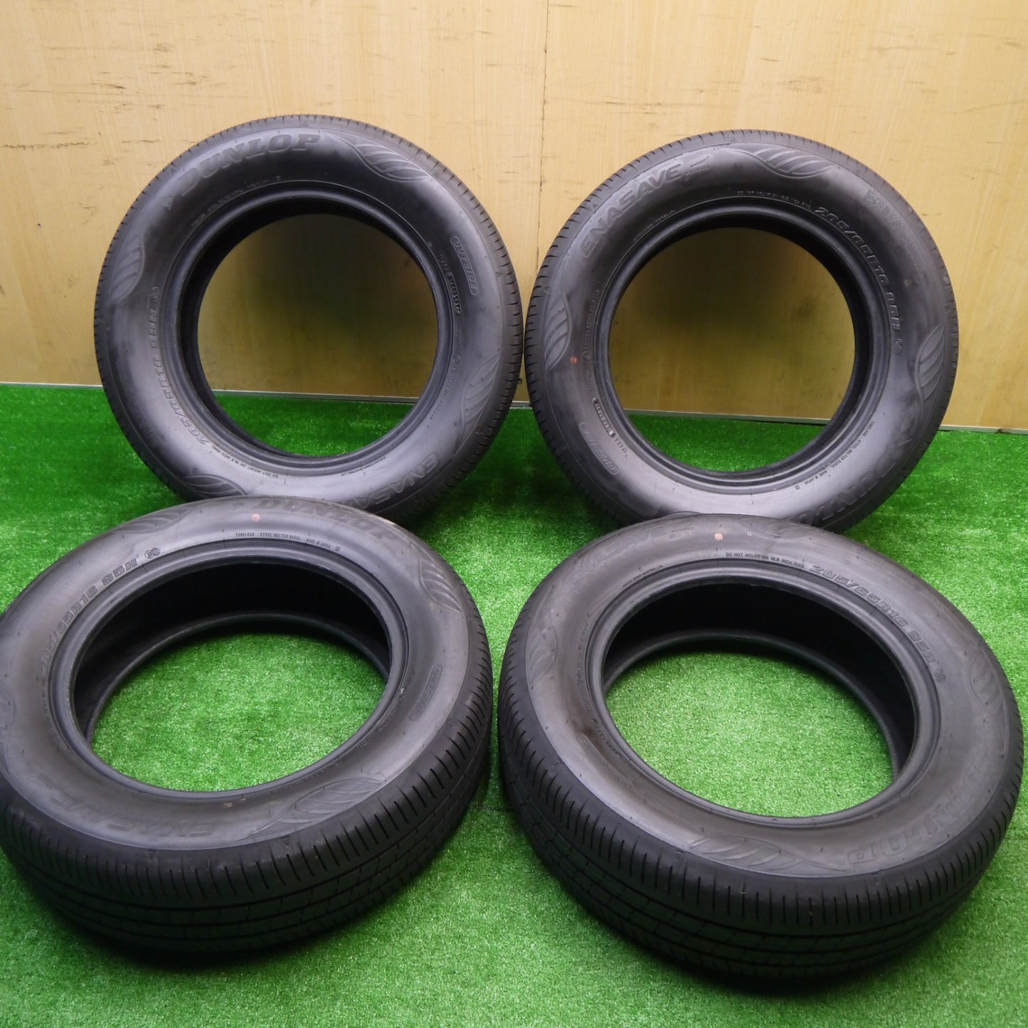 新車外し！24年★205/65R16 ダンロップ エナセーブ EC350+ タイヤ 16インチ セレナ ヤリスクロス 10 アルファード 等★5101404Hノタ