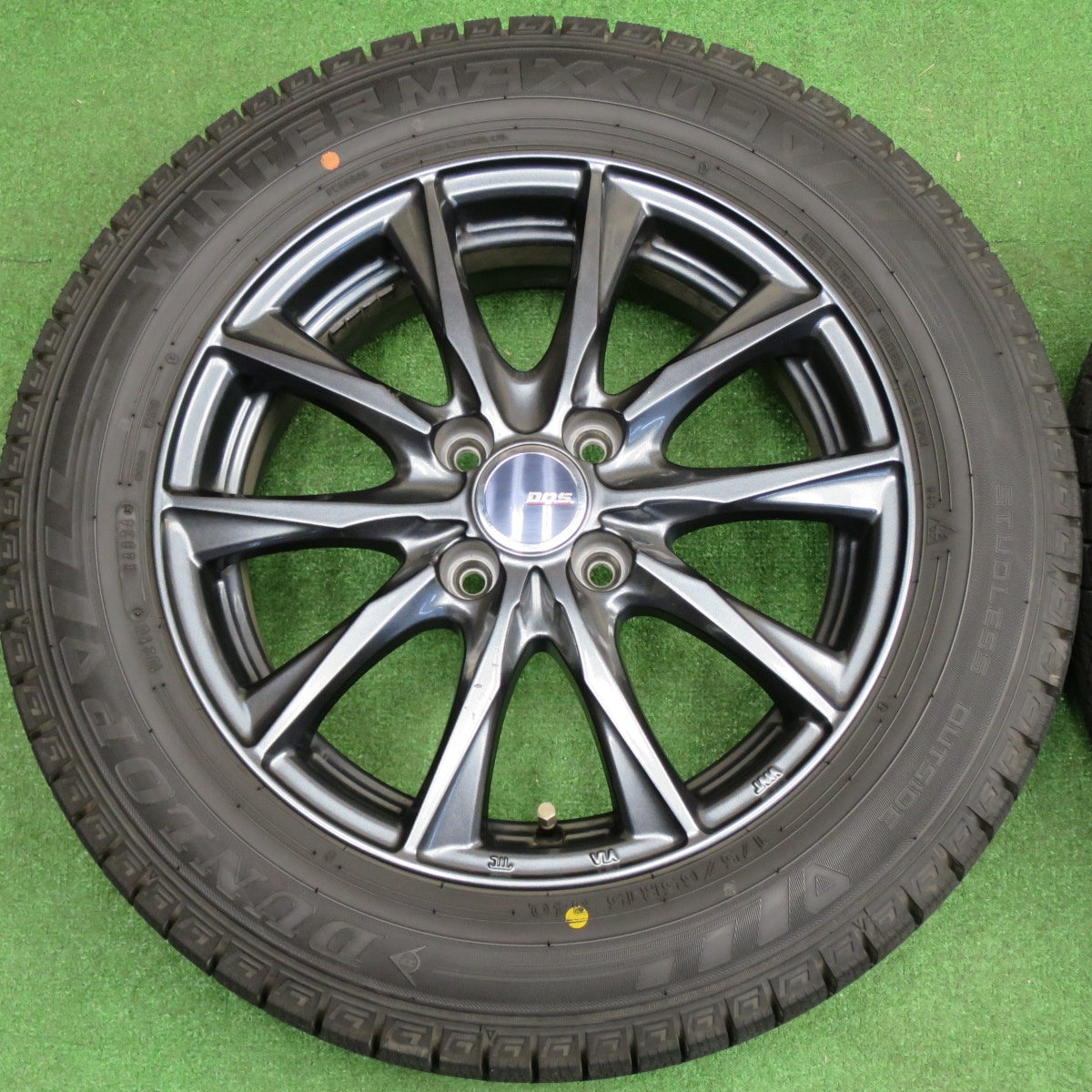 バリ溝！24年！キレイ！9.5分以上★スタッドレス 175/65R15 ダンロップ ウインターマックス03 D.O.S. DOS 15インチ PCD100/4H★6031204NKス