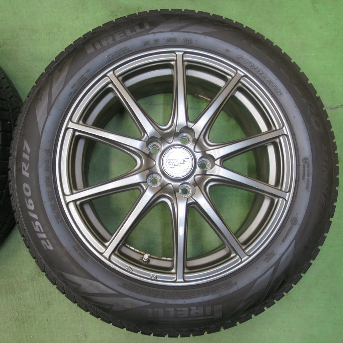 バリ溝！22年！キレイ！9分★スタッドレス 215/60R17 ピレリ アイスゼロ アシンメトリコ FINAL SPEED MiD ファイナルスピード 17インチ PCD114.3/5H★5123008イス