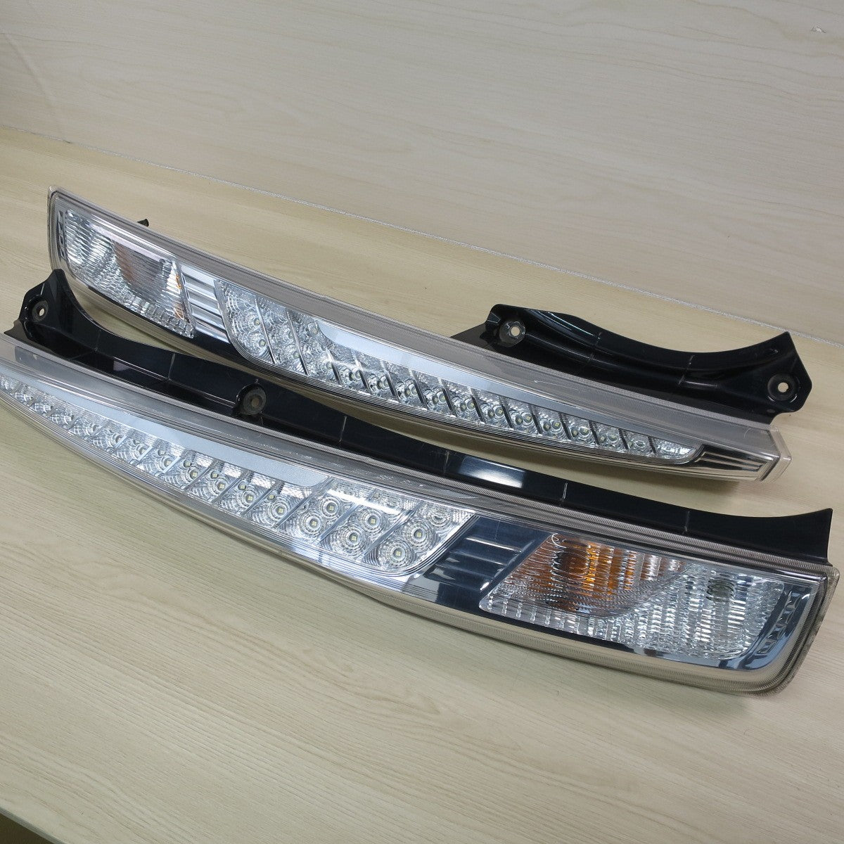 左右セット♪ダイハツ LA100S ムーヴ カスタム 純正 LED テールランプ KOITO 220-51094 テールライト 照明 カー パーツ♪ [送料無料]