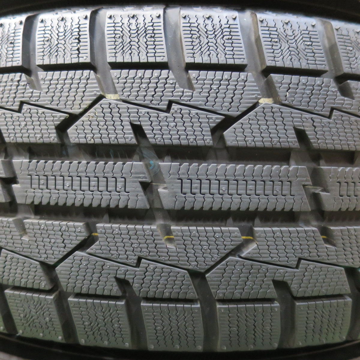超バリ溝！21年！キレイ！ほぼ10分★スタッドレス 205/65R16 トーヨー オブザーブ ガリット GIZ EuroSpeed MANARAY SPORT ユーロスピード 16インチ PCD114.3/5H★5112813イス
