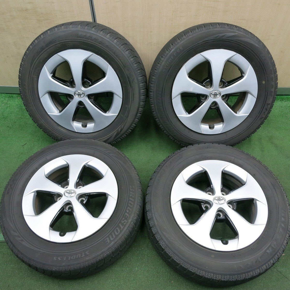 [送料無料] 4本価格★トヨタ 30系 プリウス 純正 195/65R15 スタッドレス ブリヂストン ブリザック VRX 15インチ PCD100/5H★4052701HAス