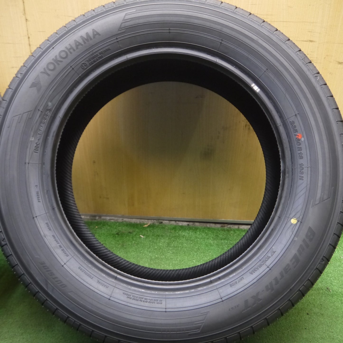 *送料無料* 新車外し！23年★235/60R18 ヨコハマ BluEarth-XT AE61 タイヤ 18インチ レクサス NX RX ムラーノ CR-V 等★4040509Hノタ