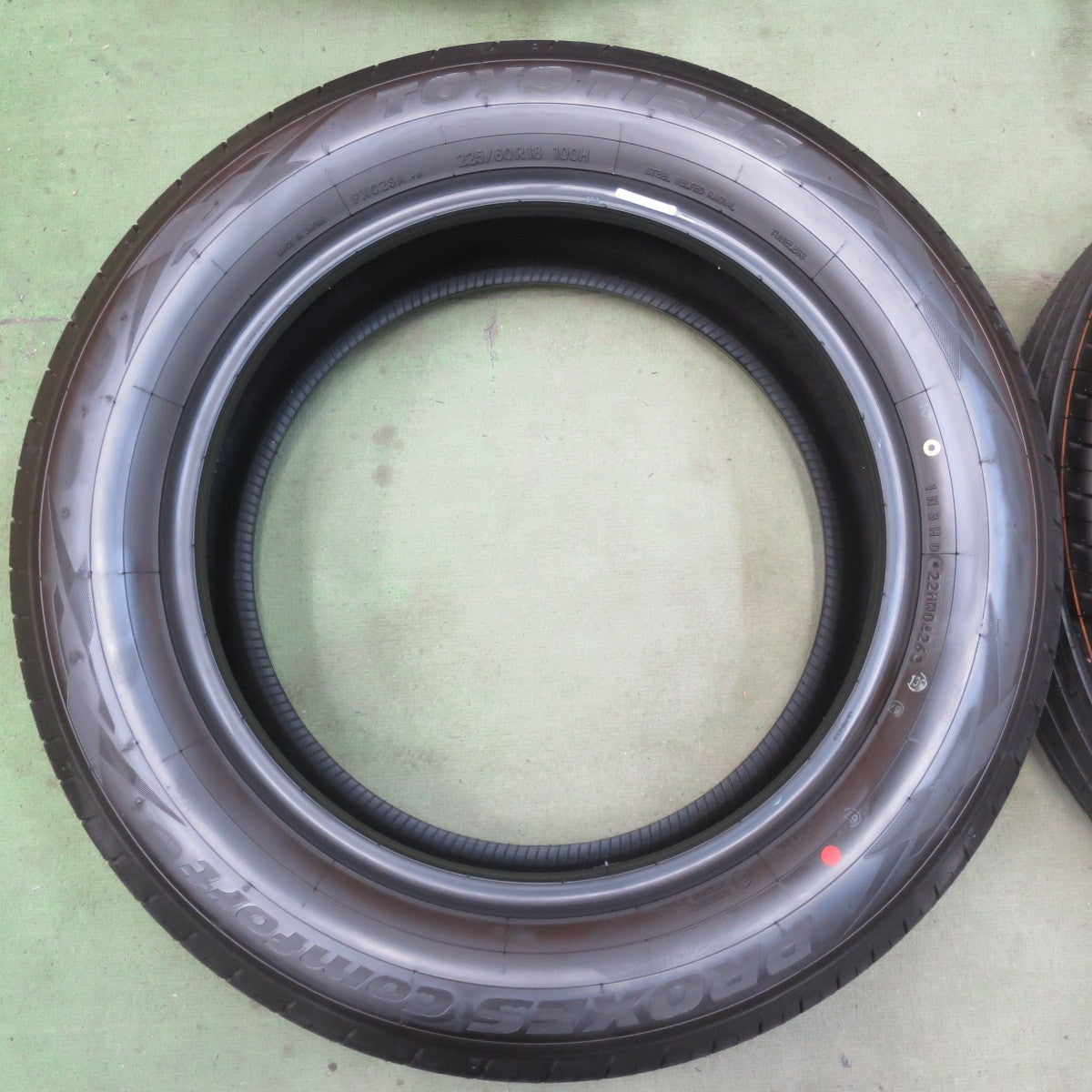 新車外し！26年★225/60R18 トーヨー プロクセス Comfort コンフォート 18インチ タイヤ 40系 アルファード ヴェルファイア ハリアー 等★6061402イノタ