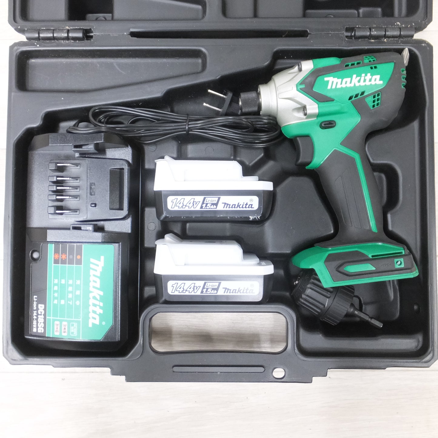 [送料無料] バッテリー2個！キレイ◆マキタ 14.4V 充電式 インパクト ドライバ MTD001DSX 1.5Ah 充電器 ケース付き 電動 工具◆