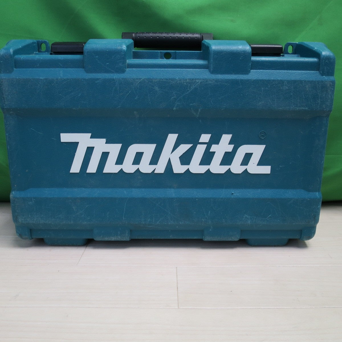 [送料無料] バッテリー3個！キレイ☆マキタ 充電式 タッカ ST312D 電動 工具 タッカー 18V 充電器 DC18RC makita☆