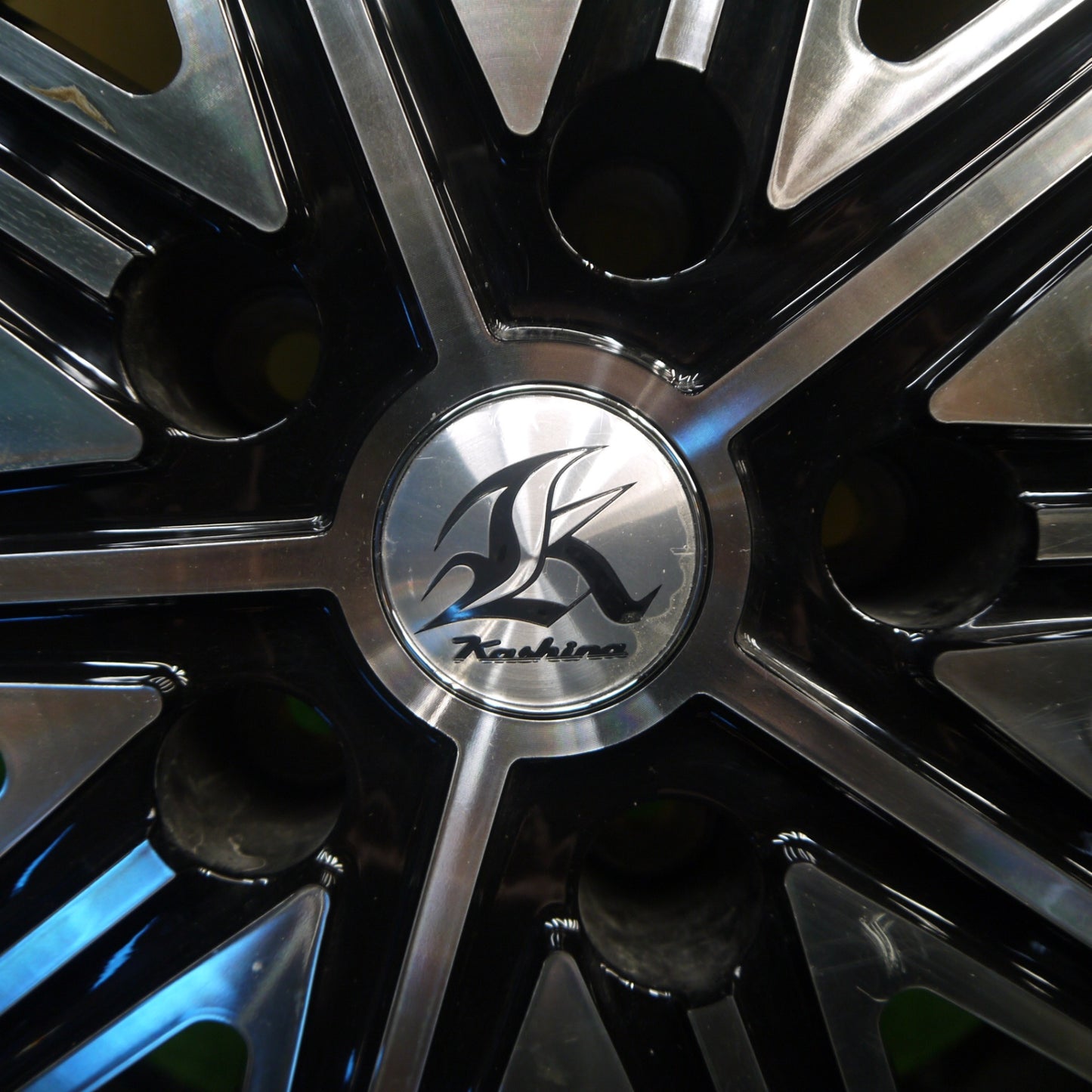 ほぼ未使用！24年！キレイ★Kashina V1 225/60R18 スタッドレス ヨコハマ アイスガード G075 カシーナ 18インチ PCD114.3/5H★6012002Hス