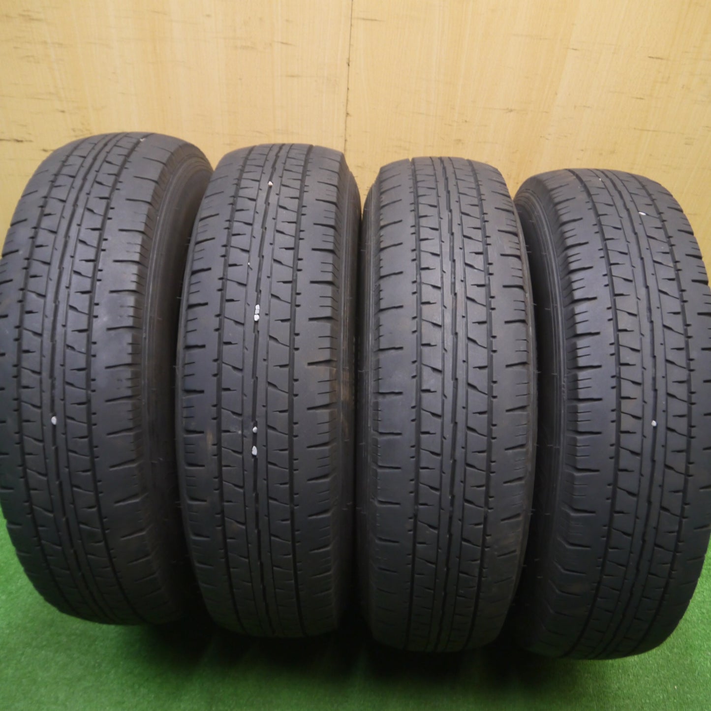 [送料無料] 4本価格！22年★ハイエース等 195/80R15 107/105L ダンロップ エナセーブ VAN01 LIUFENG CV928 15インチ PCD139.7/6H★4102304Hノ