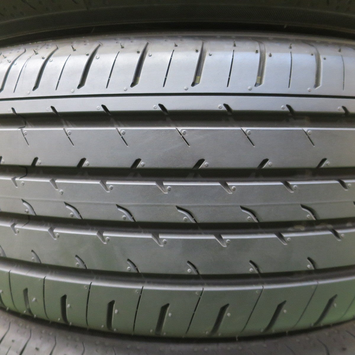 新車外し！26年◎225/60R18 ヨコハマ アドバン V03 タイヤ 18インチ 40系 アルファード ヴェルファイア RAV4 ハリアー 等◎6080704NGノタ