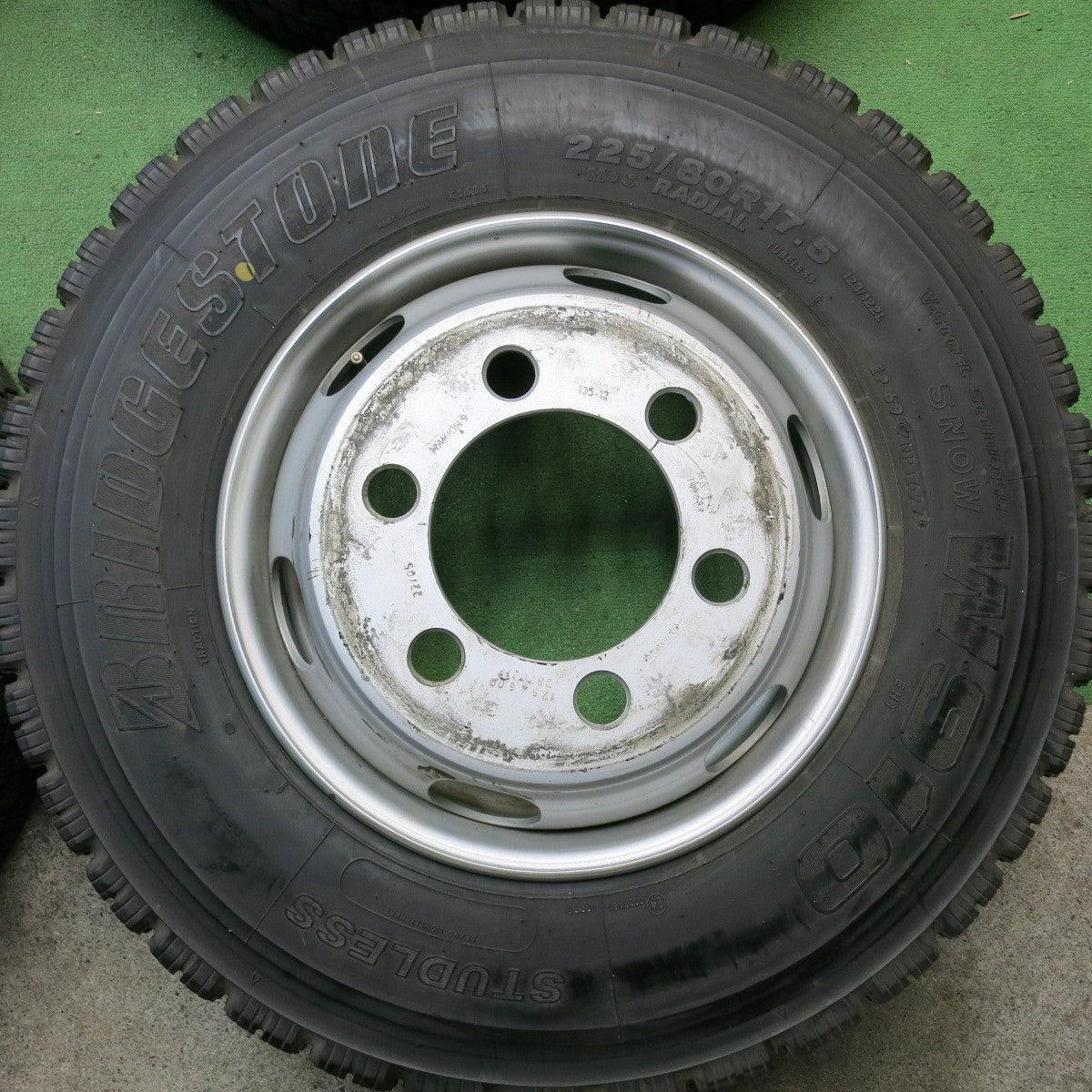 バリ溝！22年！9.5分！6本★トラック 225/80R17.5 123/122L スタッドレス ブリヂストン W910 ブリヂストン 製 スチール 17.5インチ 135-12 PCD222.25/6H★5091801HAス