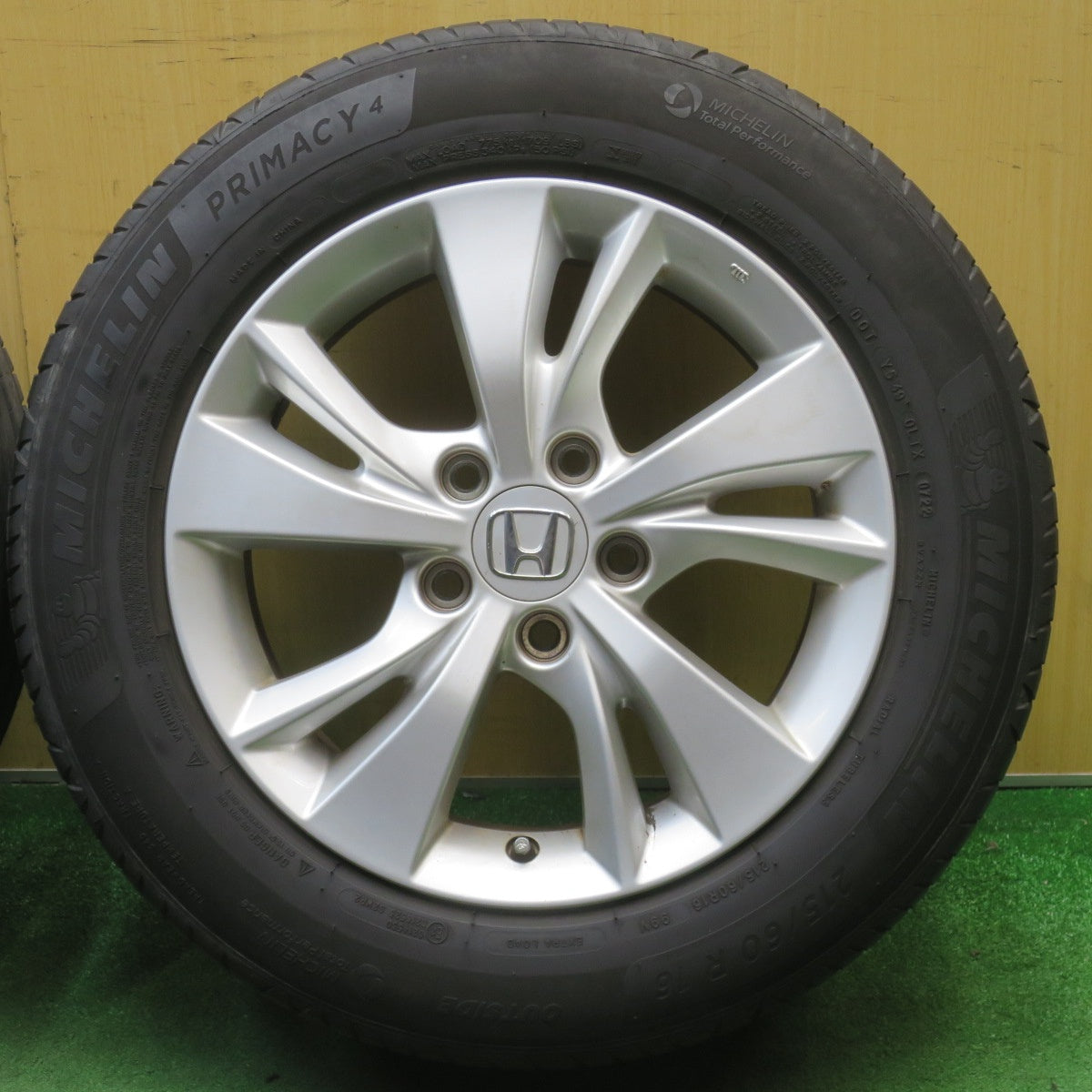 4本価格！22年★ホンダ RU ヴェゼル 純正 215/60R16 ミシュラン プライマシー4 16インチ PCD114.3/5H★6051304NJノ