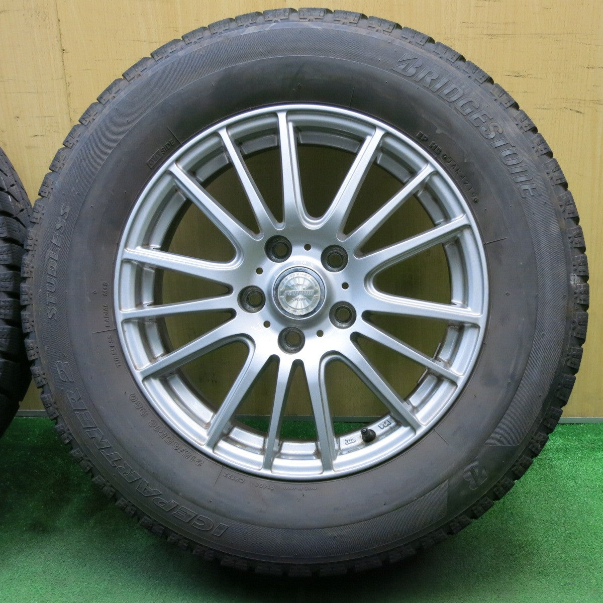 バリ溝！キレイ！8.5分★スタッドレス 215/65R16 ブリヂストン アイスパートナー2 ravrion Selzer ラブリオン 16インチ PCD114.3/5H★5050705NJス