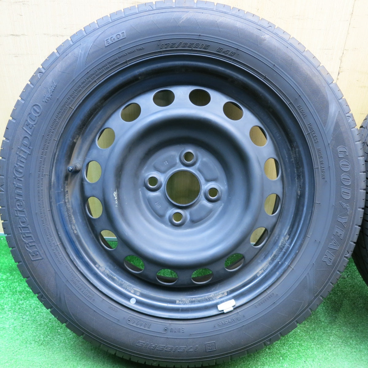 バリ溝！24年！9.5分★175/65R15 グッドイヤー EfficientGrip ECO hybrid スチール ホイール 15インチ PCD100/4H★6040503HAノ