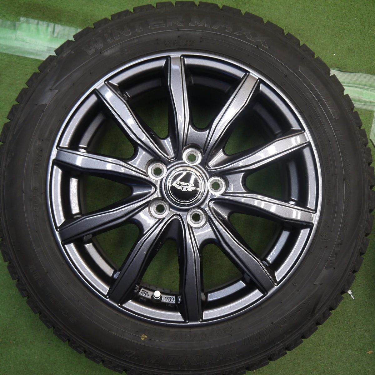 バリ溝！23年！9.5分◎シエンタ 等 185/60R15 スタッドレス ダンロップ ウインターマックス WM02 TEAD テッド 15インチ PCD100/5H◎6092902Hス