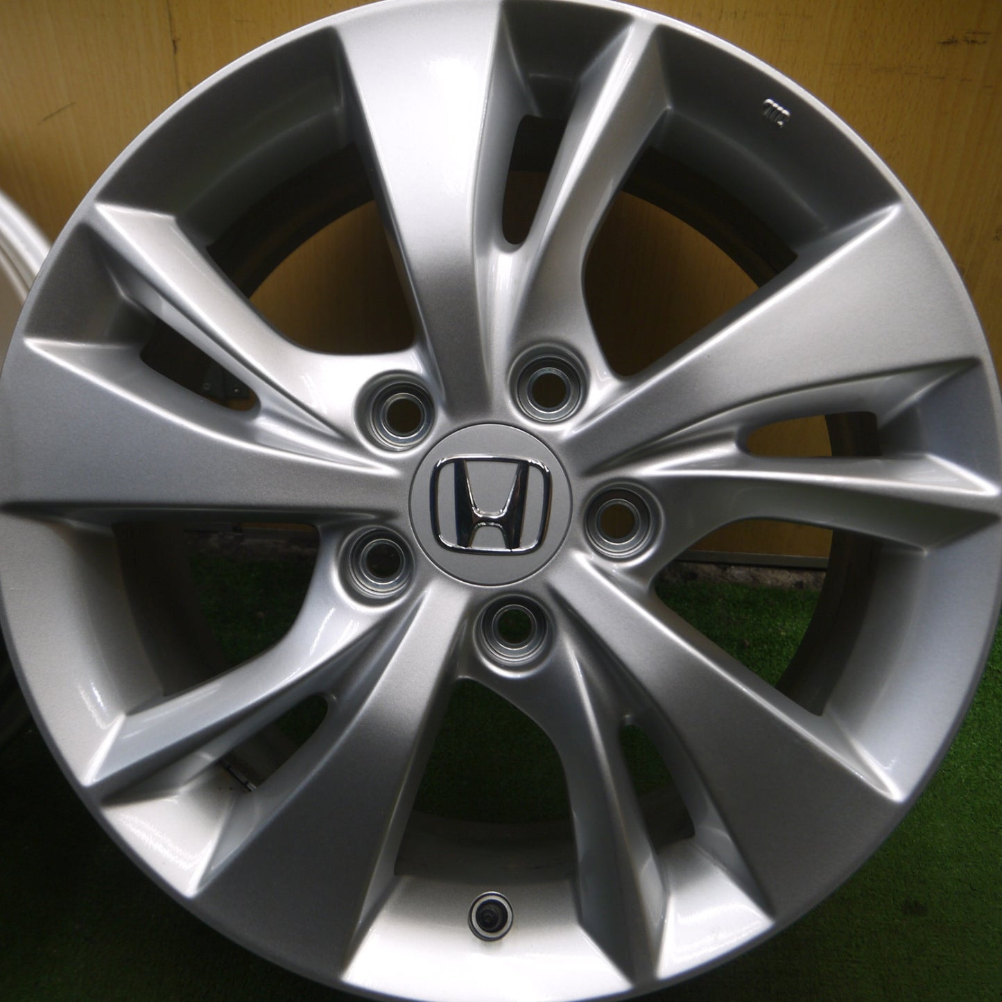 *送料無料* 新車外し★ホンダ ヴェゼル 純正 ホイール 16インチ 16×7J PCD114.3/5H★4051403Hホ