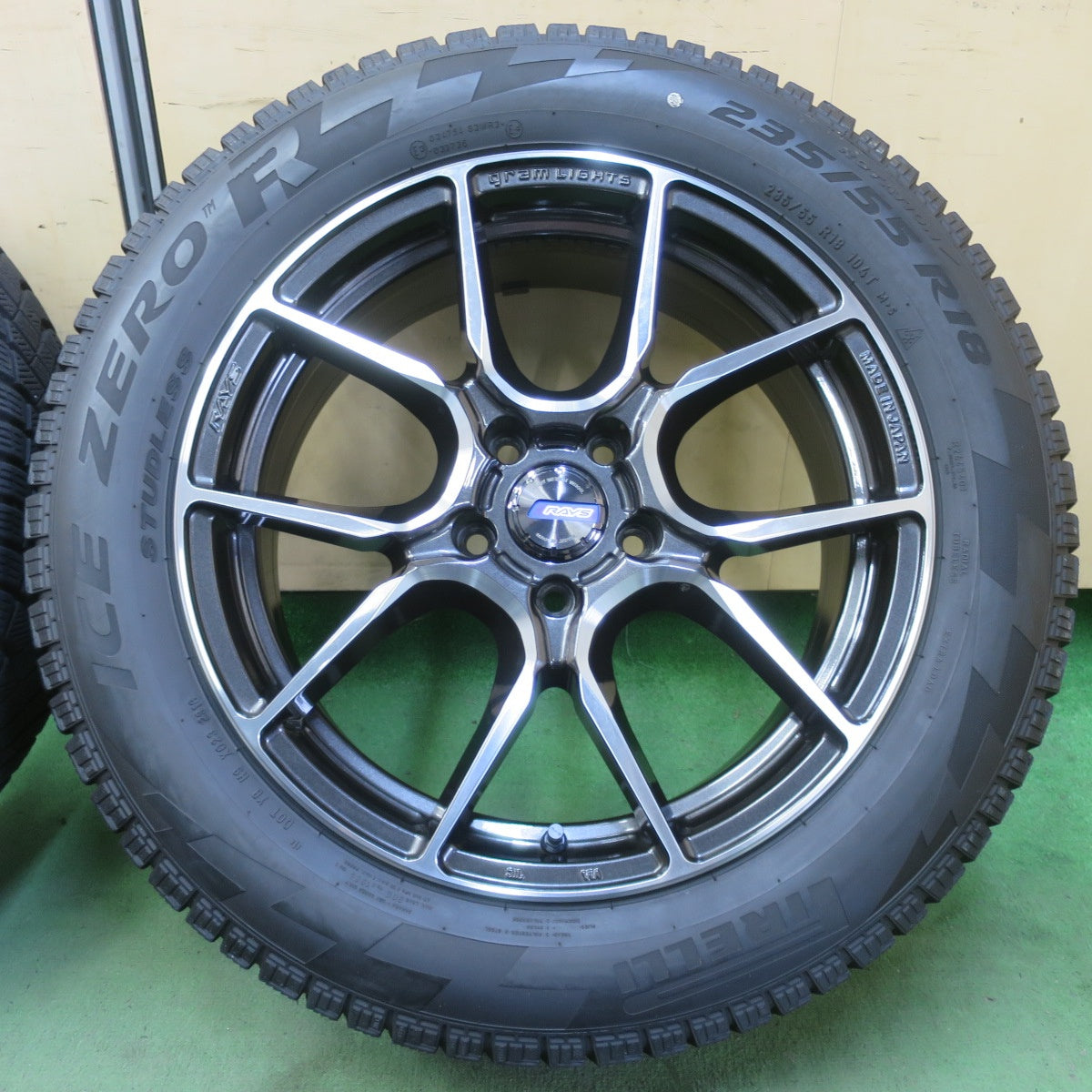 キレイ★RAYS gram LIGHTS GL-57ANA 235/55R18 スタッドレス ピレリ アイス ゼロ R レイズ グラムライツ 18インチ PCD114.3/5H★6052709イス