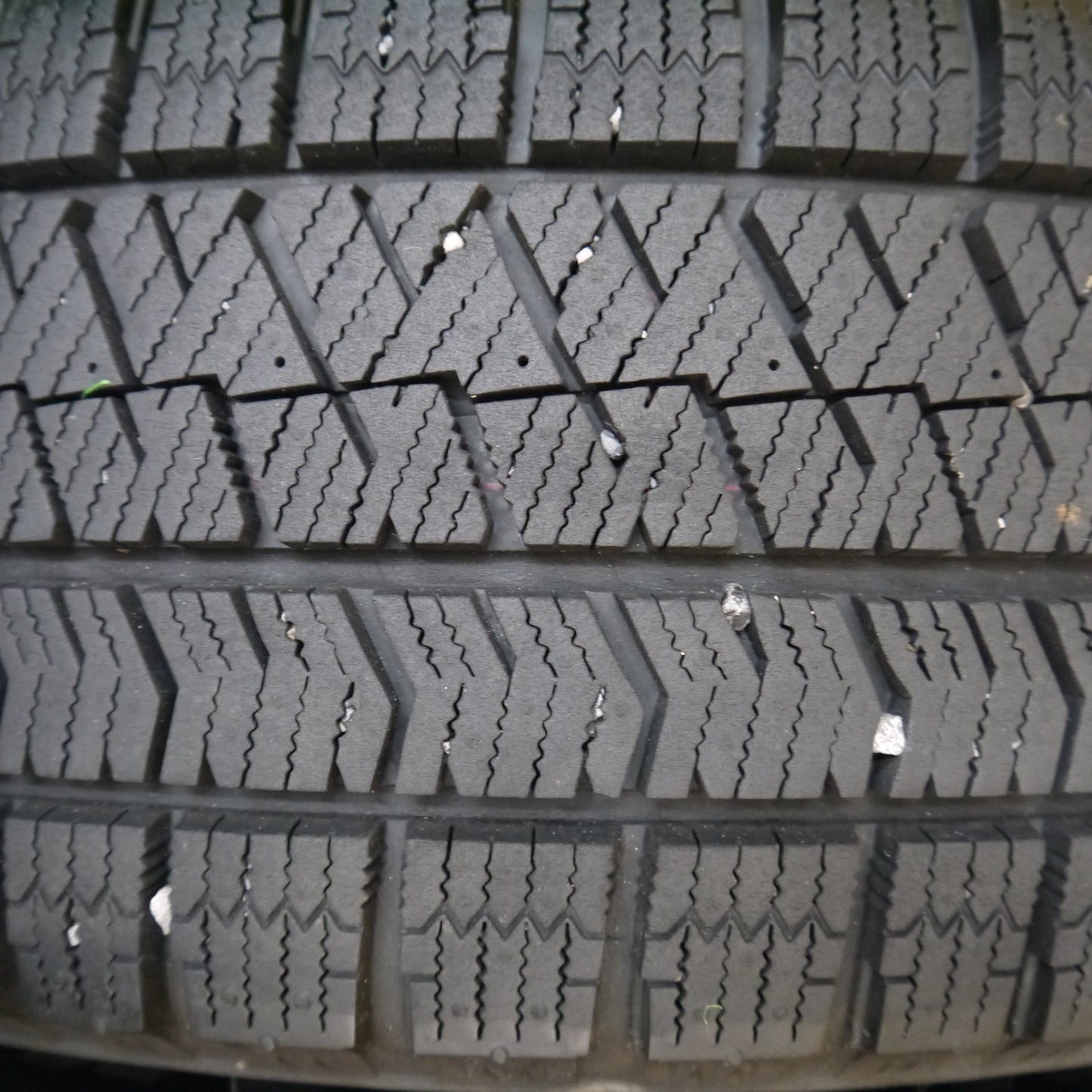 バリ溝！21年！キレイ！9.5分★スタッドレス 195/60R17 ブリヂストン ブリザック VRX2 VELVA SPORTZ ヴェルヴァ 17インチ PCD100/4H★5101410Hス