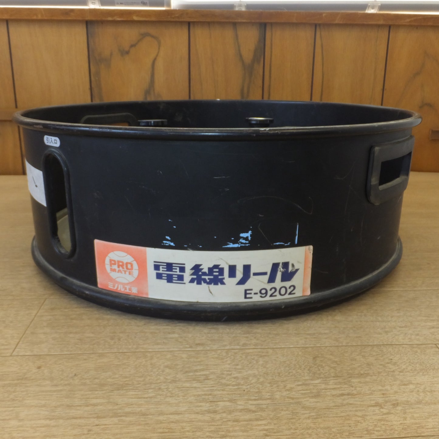 [送料無料] ★ミノル工業 PROMATE 電線リール E-9202　内径 約 43cm　ケーブルリール コードリール　電設 配電 電気工事★