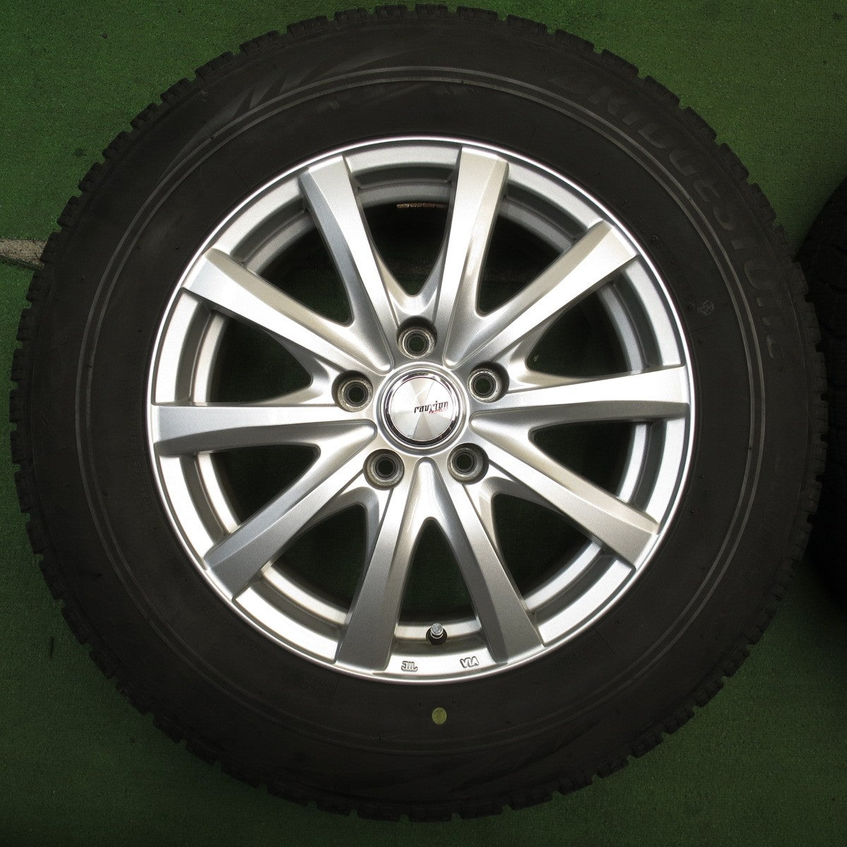 キレイ★スタッドレス 215/65R16 ブリヂストン ブリザック VRX ravrion RS01 ラブリオン 16インチ PCD114.3/5H★5070404NJス