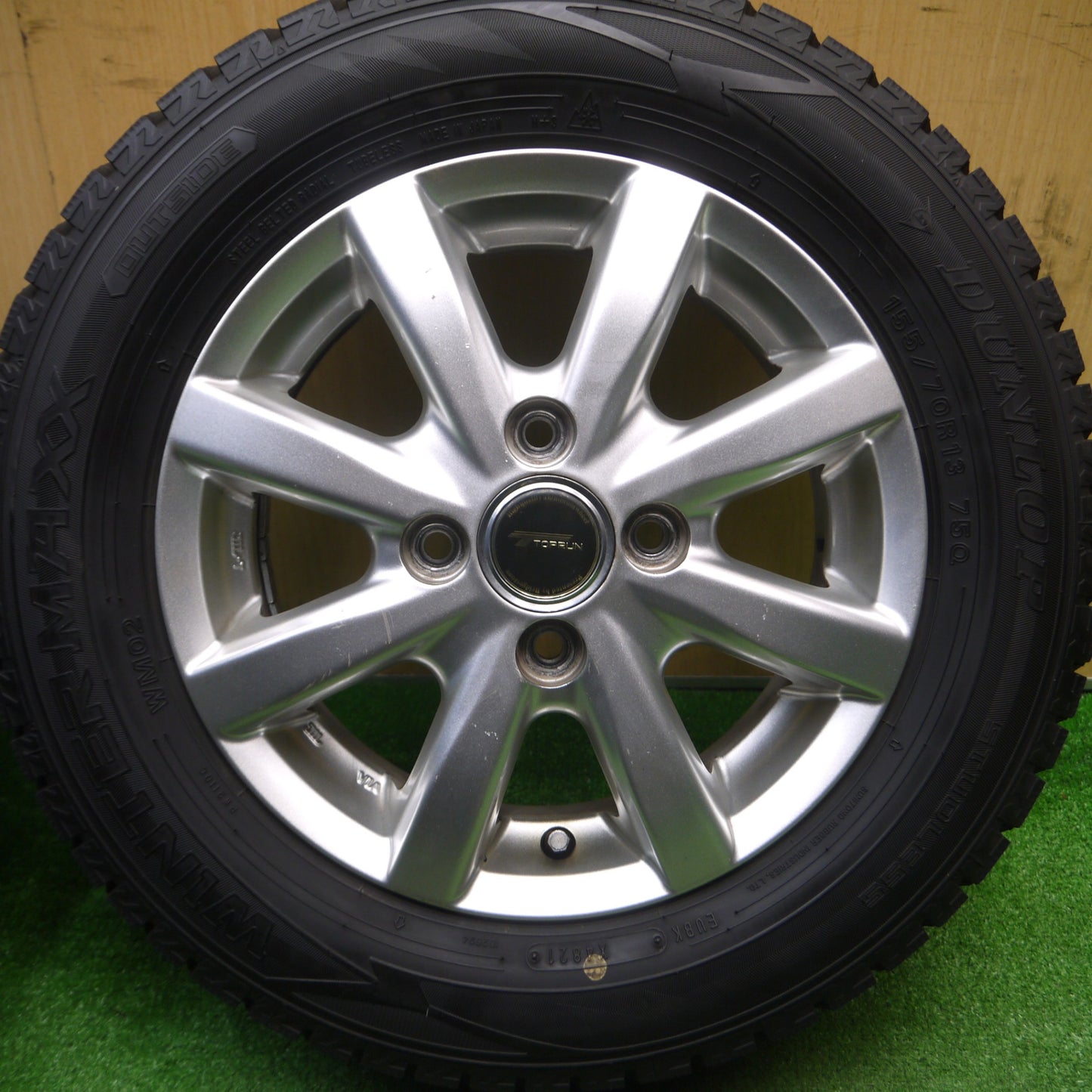 [送料無料] バリ溝！21年！9.5分以上★スタッドレス 155/70R13 ダンロップ ウインターマックス WM02 TOPRUN トップラン 13インチ PCD100/4H★4121705Hス