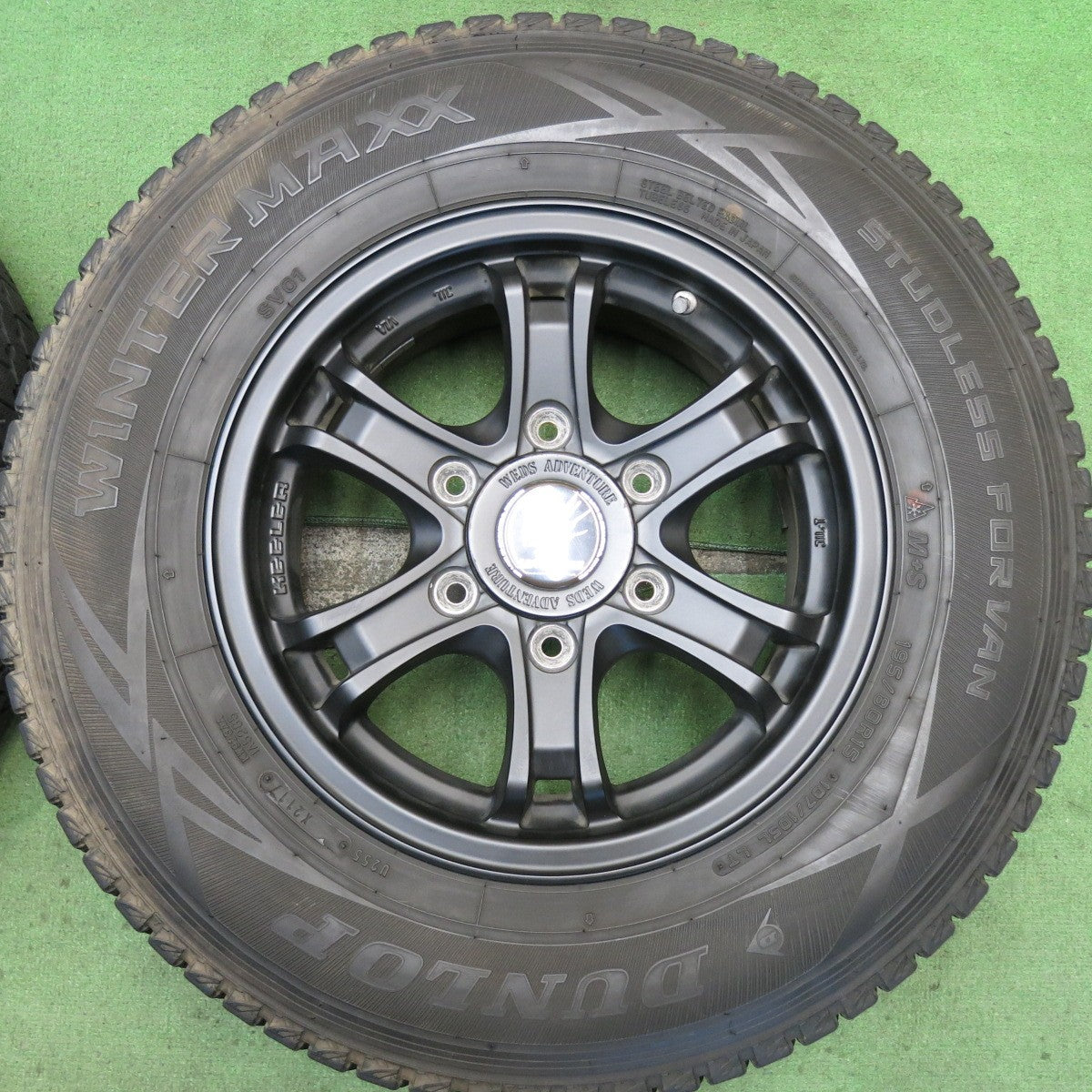 バリ溝！キレイ！9.5分◎KEELER FORCE 195/80R15 107/105L スタッドレス ダンロップ ウインターマックス SV01 キーラー フォース 15インチ PCD139.7/6H◎6090306HAス