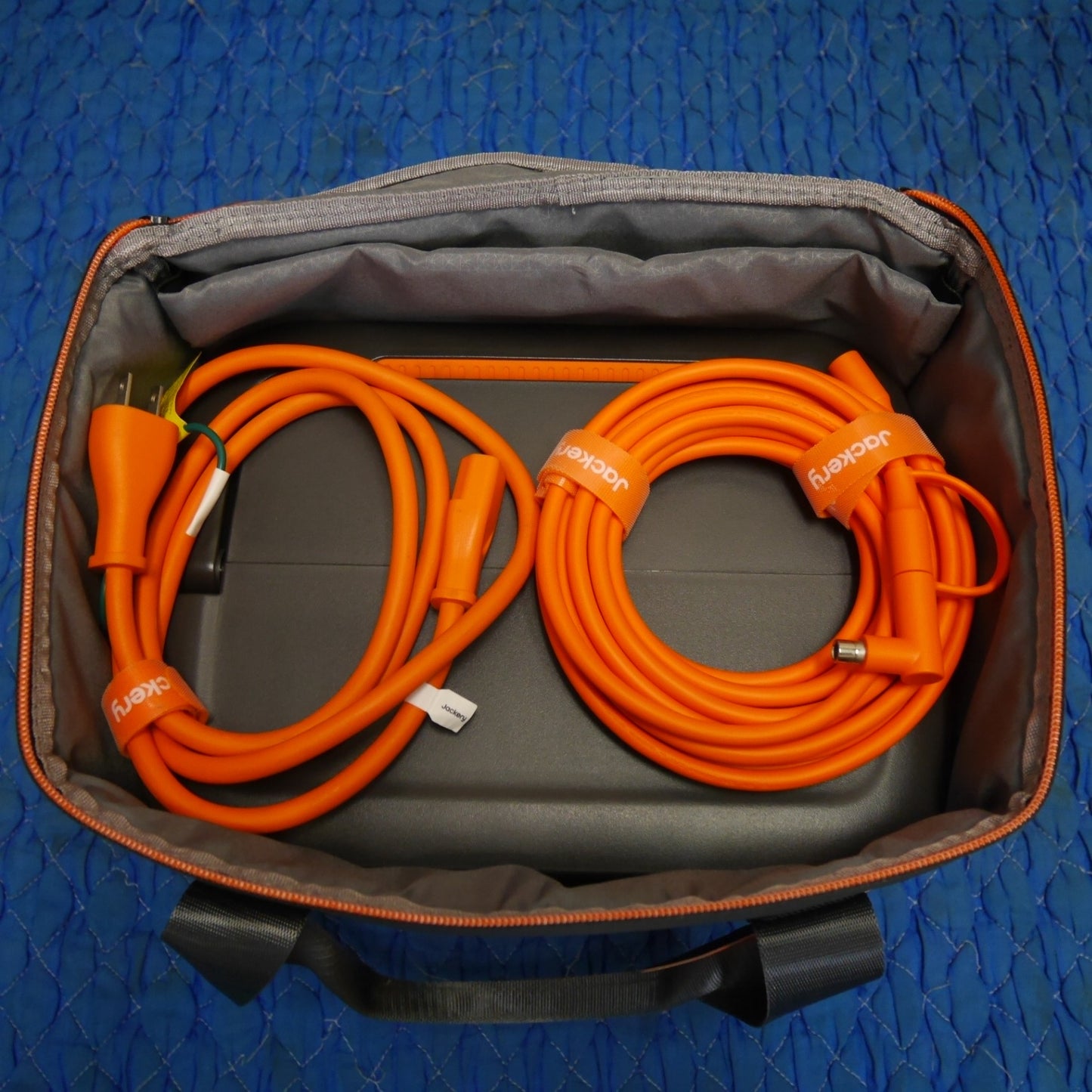 [送料無料] キレイ☆JACKERY ポータブル 電源 600 Plus JE-600C 防災 アウトドア キャンプ 等に ジャクリ 現状品☆