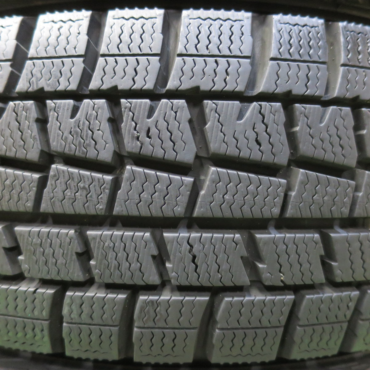 バリ溝！キレイ！ほぼ10分★XTREME-J XJ 165/60R15 スタッドレス ダンロップ ウインターマックス WM01 エクストリームJ 軽サイズ ハスラー 等 PCD100/4H★5082302イス
