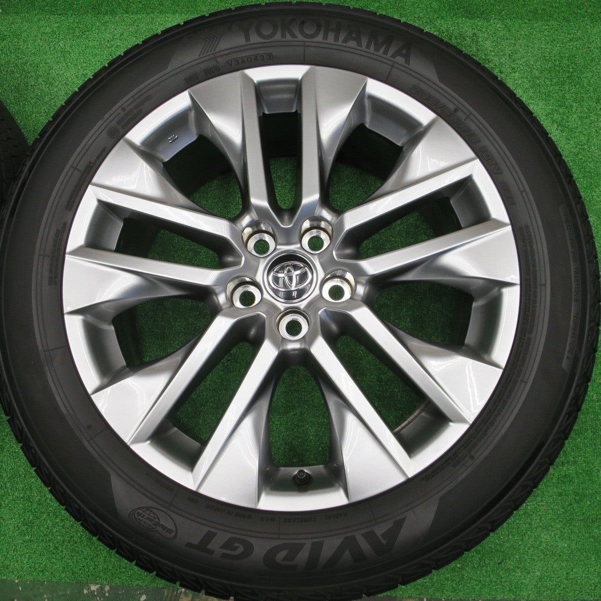 バリ溝！23年！キレイ！9.5分★トヨタ RAV4 G Z パッケージ 純正 235/55R19 ヨコハマ AVID GT 19インチ PCD114.3/5H★5112806NKノ