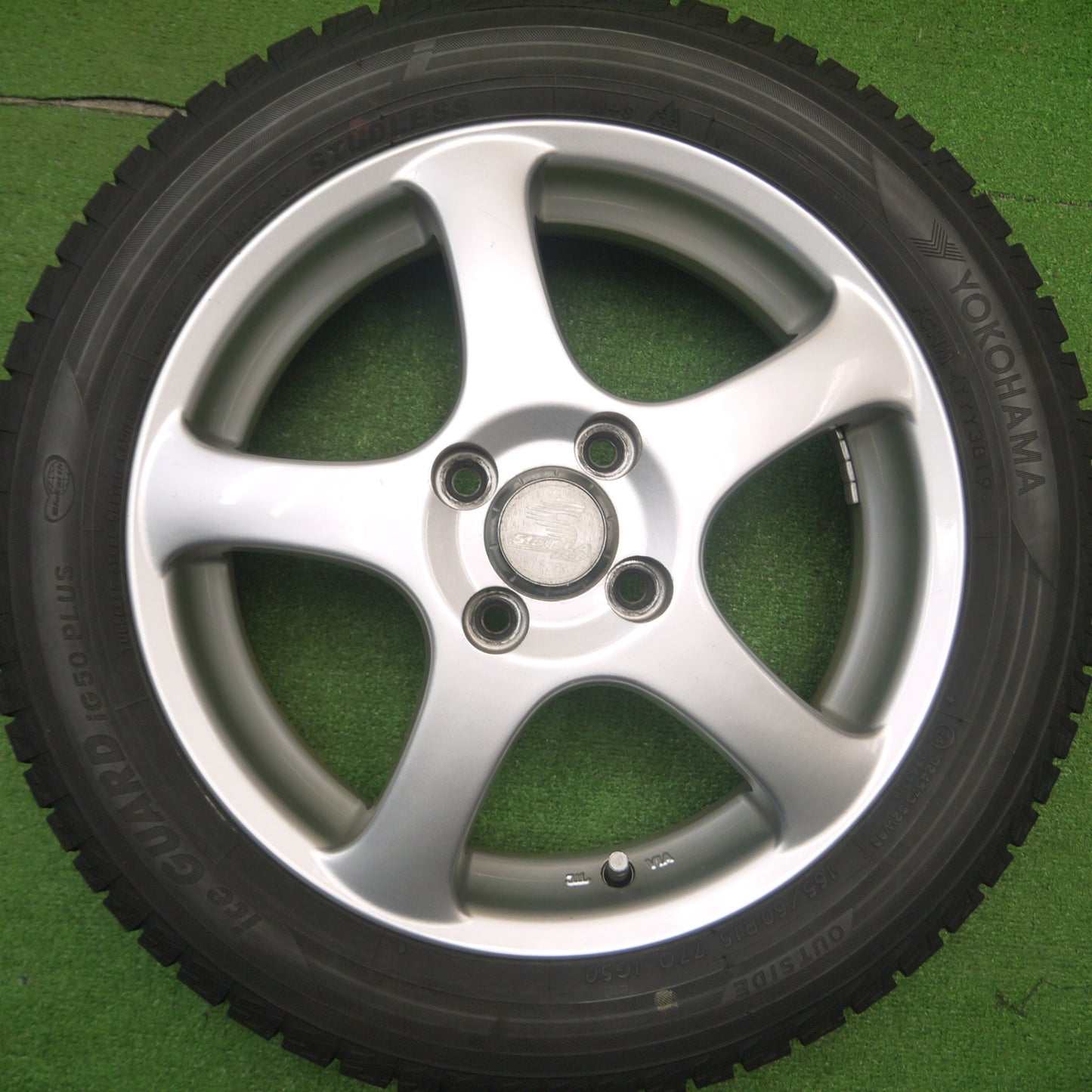 [送料無料] バリ溝！キレイ！9分★スタッドレス 165/60R15 ヨコハマ アイスガード iG50 プラス SIBILLA RT シビラ 15インチ ソリオ ハスラー 等 PCD100/4H★4120207Hス