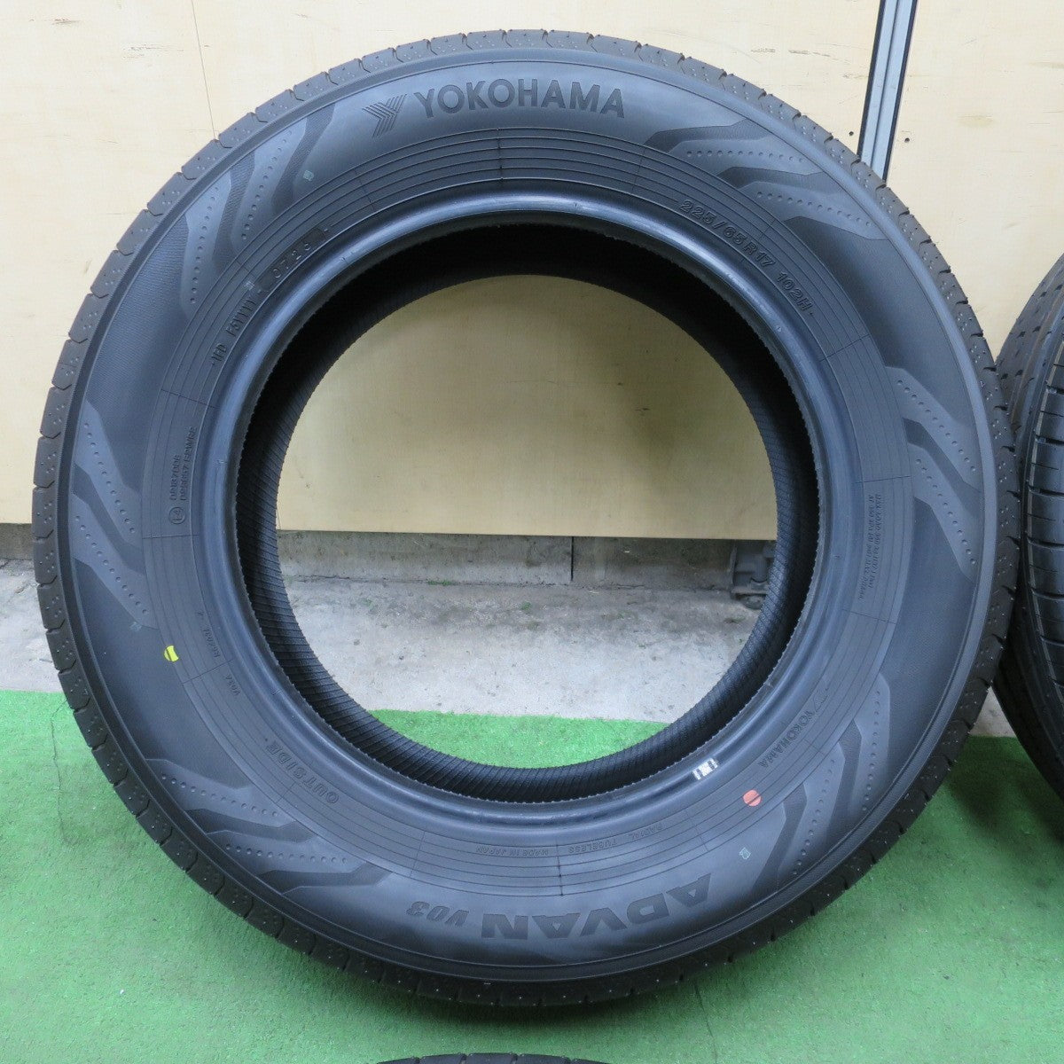 新車外し！26年☆225/65R17 ヨコハマ アドバン V03 タイヤ 17インチ 40
