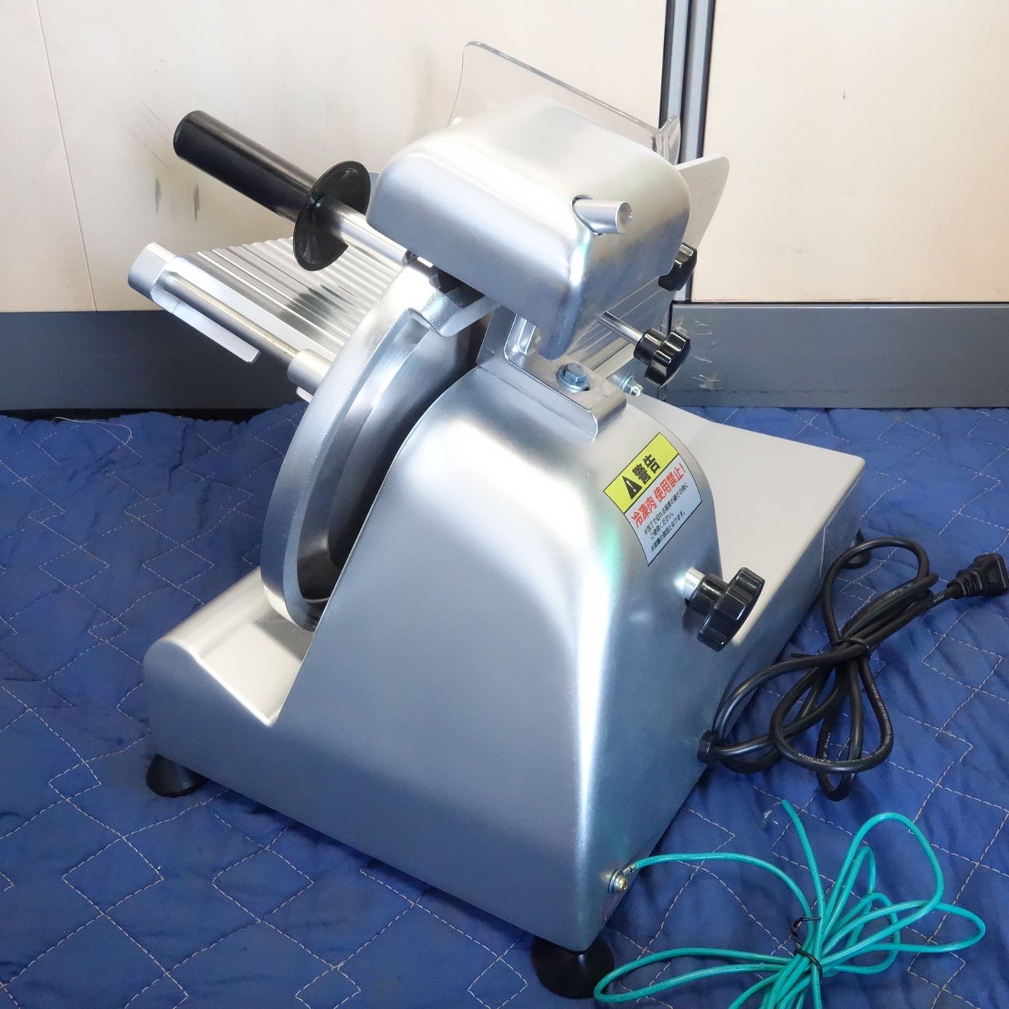 [送料無料] キレイ☆テンポス 業務用 ミート スライサー 回転刃 22cm 100V TBMS-220N 肉 カッター 厨房☆