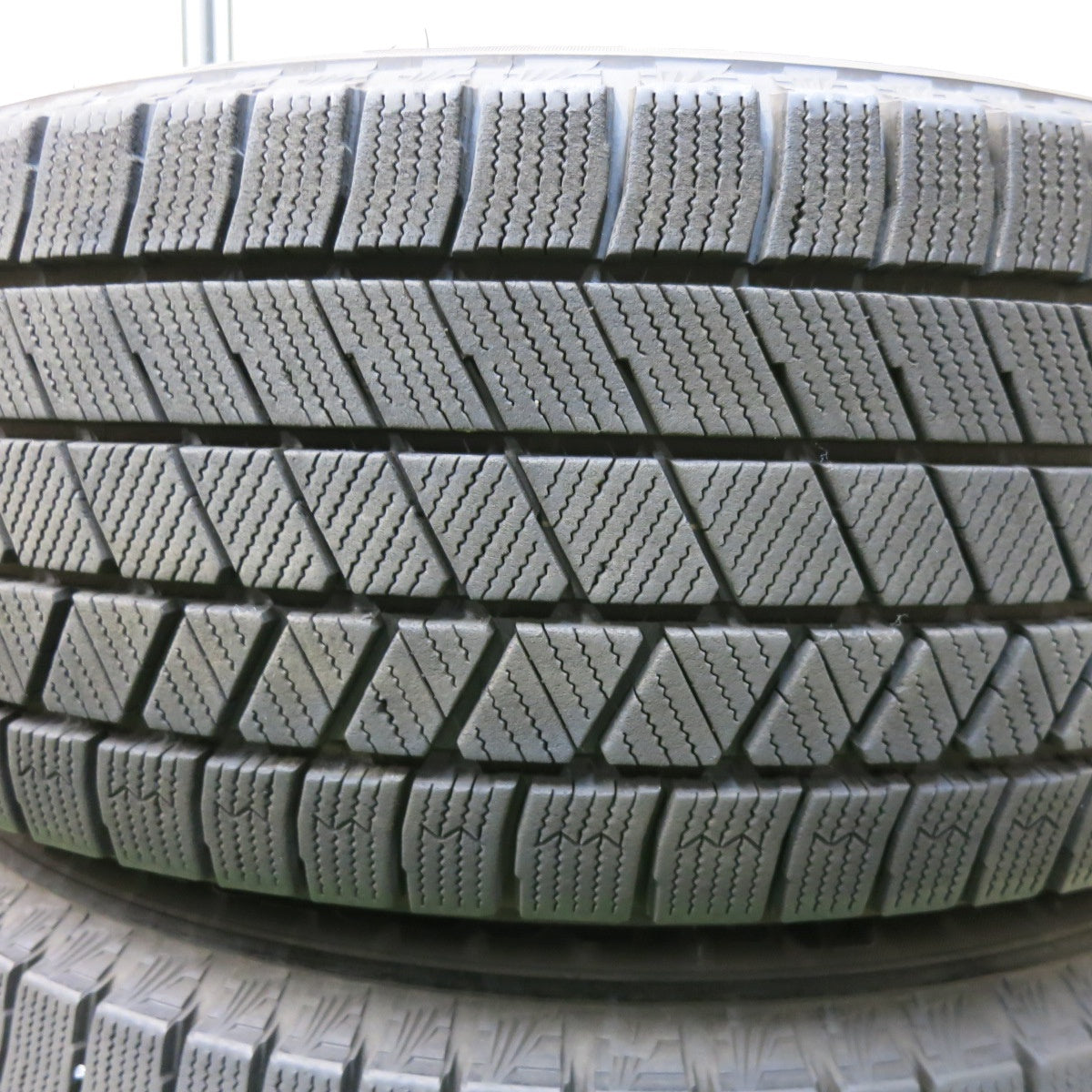 [送料無料] バリ溝！21年！キレイ！9.5分★スタッドレス 205/65R16 ブリヂストン ブリザック VRX3 TOPRUN トップラン 16インチ PCD114.3/5H★4122705SYス