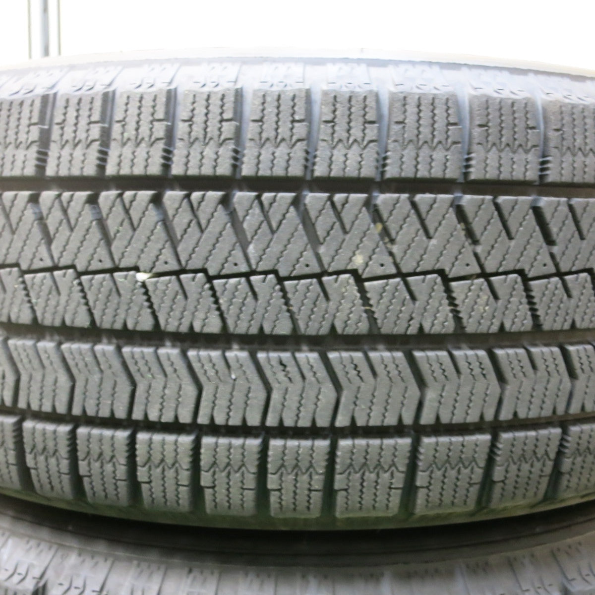 [送料無料] バリ溝！22年！キレイ！9.5分★スタッドレス 205/60R16 ブリヂストン ブリザック VRX2 BALMINUM バルミナ 16インチ PCD114.3/5H★4110811SYス