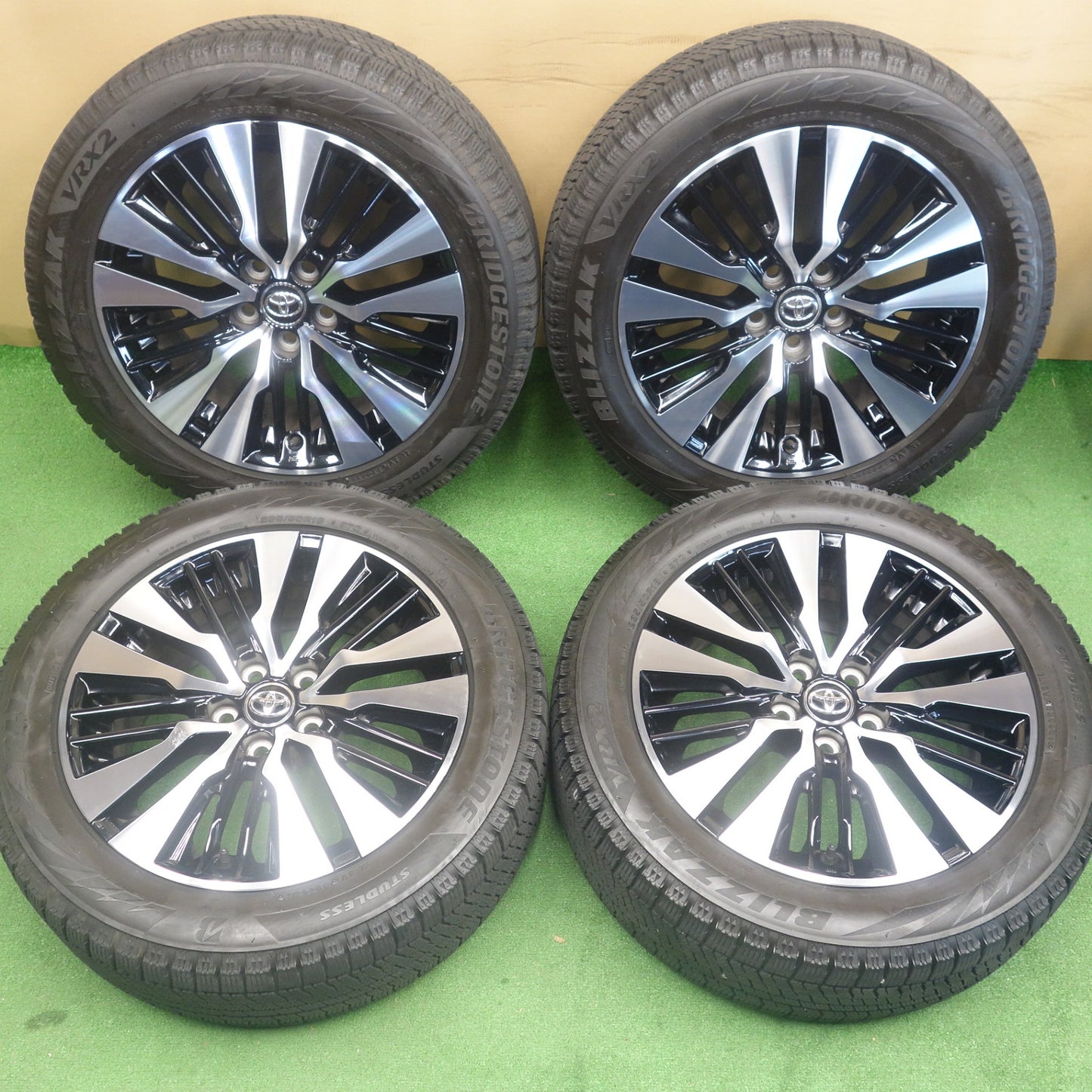 バリ溝！キレイ！9分★トヨタ 30系 アルファード ヴェルファイア SC ZG 純正 235/50R18 スタッドレス ブリヂストン ブリザック VRX2 18インチ PCD114.3/5H★6040401KTス