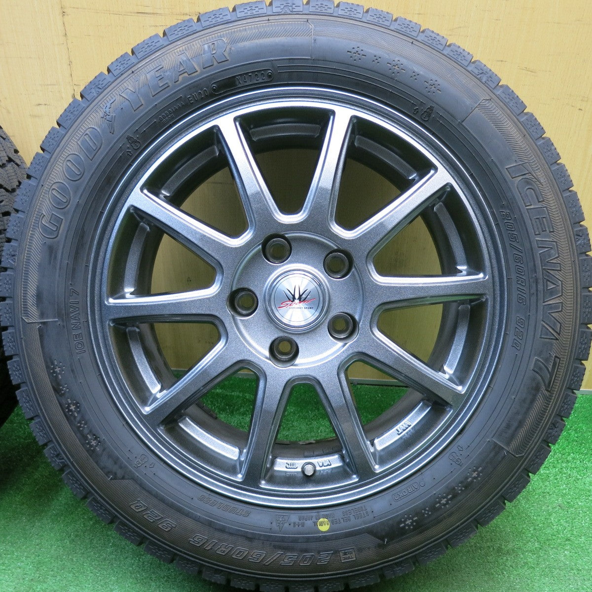 ほぼ未使用！22年！キレイ★LOXARNY SPORT SP10 205/60R16 スタッドレス グッドイヤー アイスナビ7 ロクサーニ スポーツ 16インチ PCD114.3/5H★6012512HAス