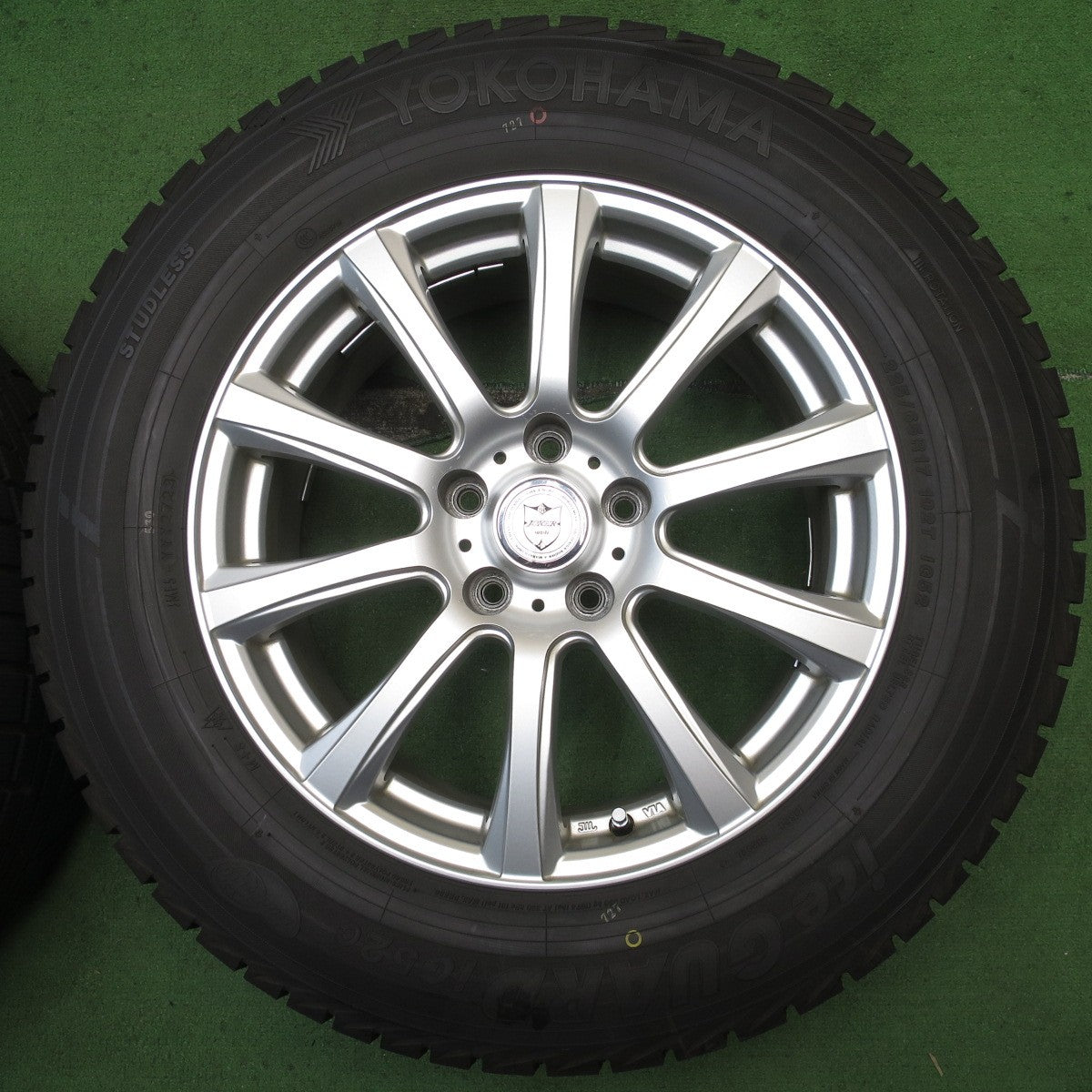 バリ溝！23年！キレイ！9.5分以上★スタッドレス 225/65R17 ヨコハマ アイスガード iG52C JOKER ジョーカー 17インチ PCD114.3/5H★5081203NJス