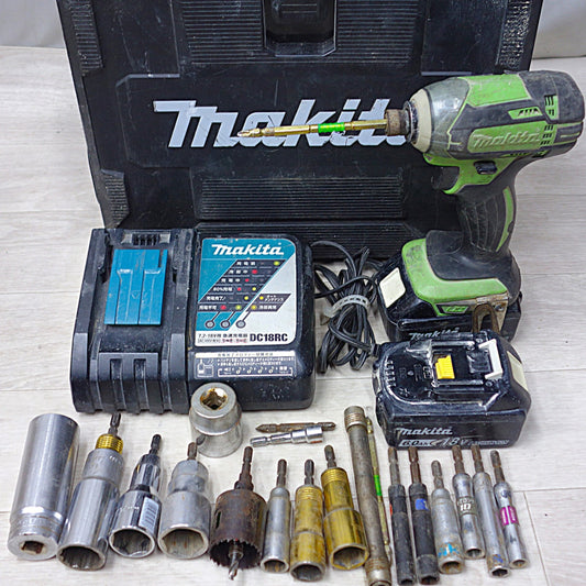 [送料無料] 付属品多数!バッテリー2個◆マキタ 充電式 インパクト ドライバー 18V TD149D ケース 充電器 付き 電動 工具◆