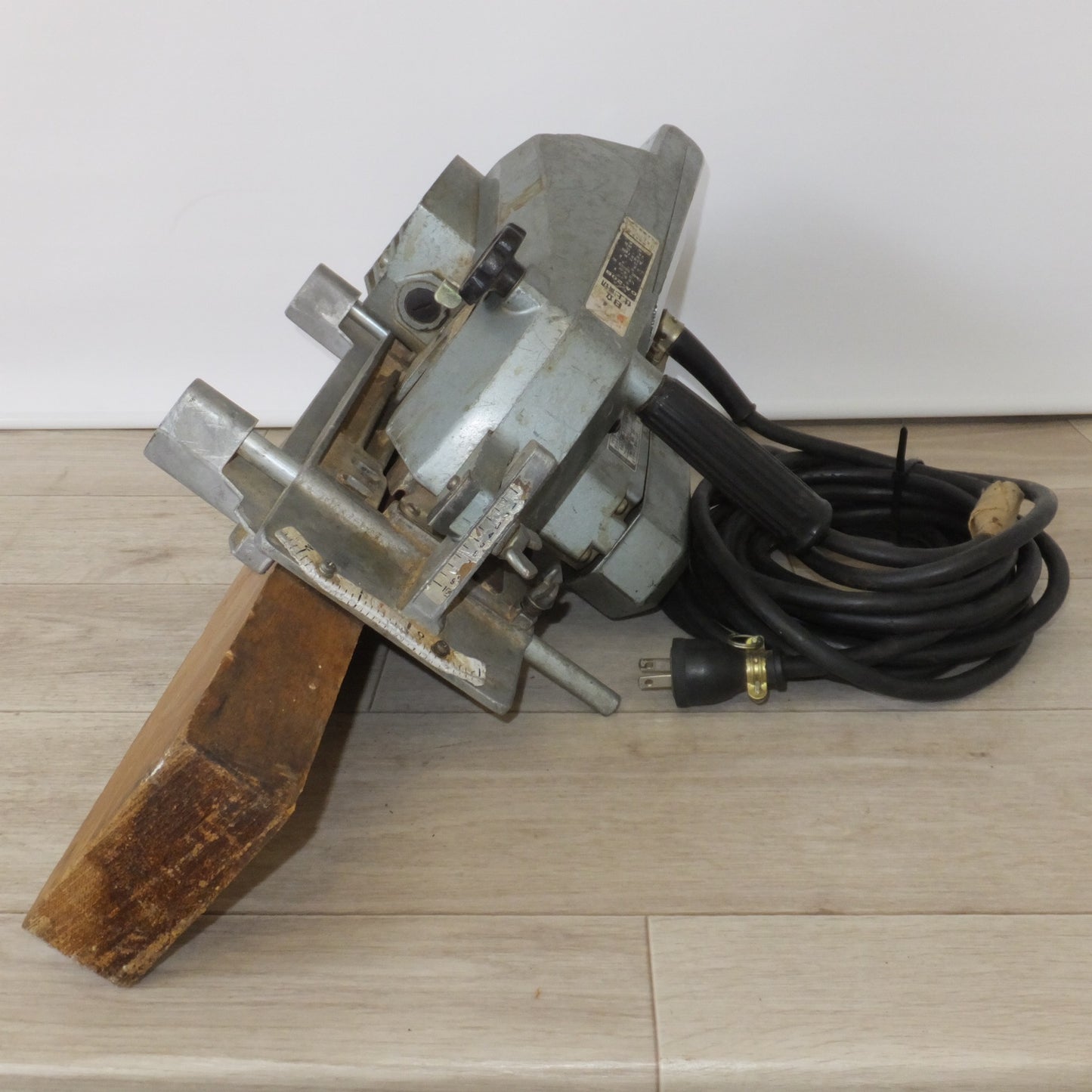 [送料無料] ★日立 HITACHI 仕上溝切 GA-20B　最大幅 36mm　100V 50/60Hz 12A 8500rpm★