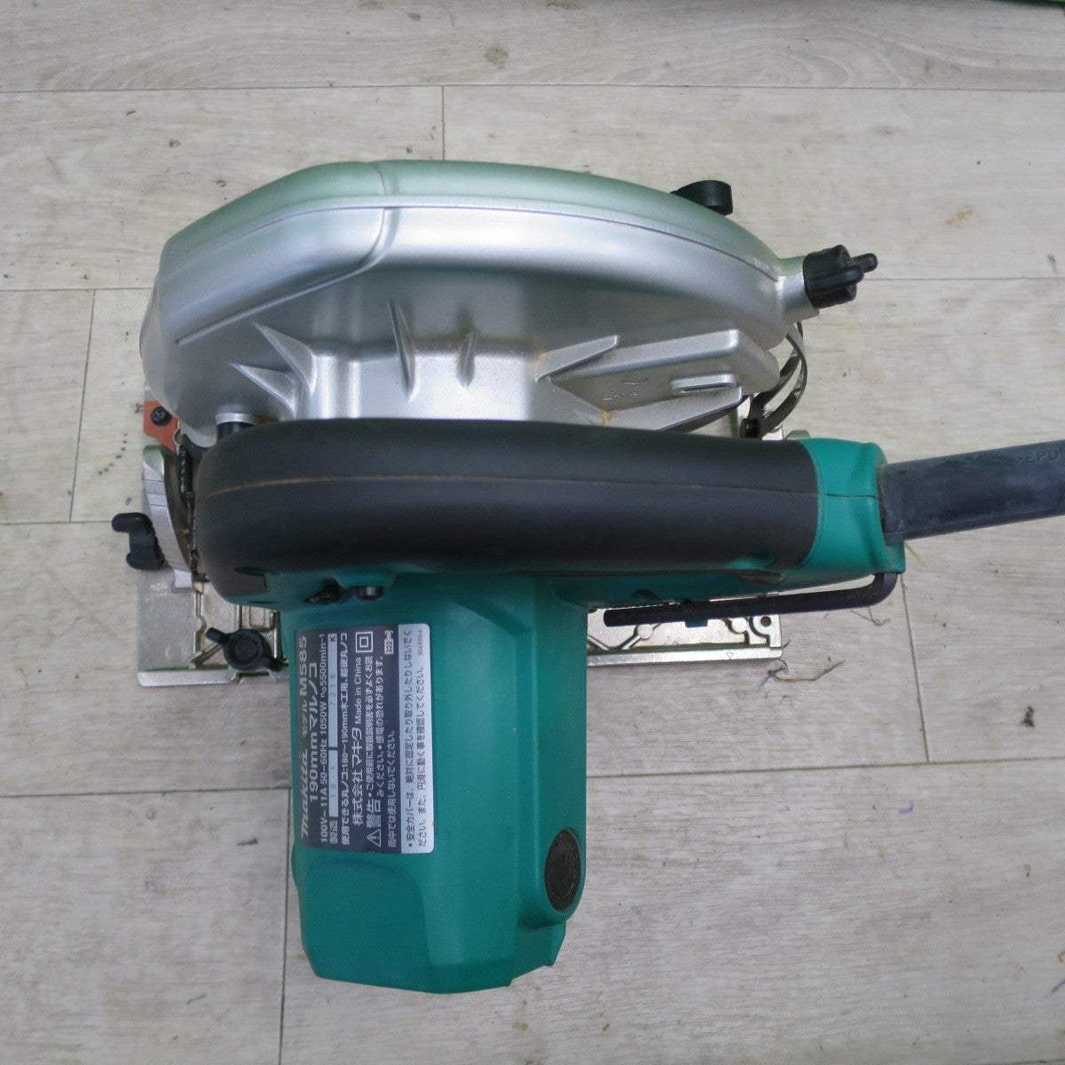 マキタ(Makita) 電気マルノコ 190mm M585 マキタ（makita） 電気マルノコ M585 のこ刃径190mm 切込み深さ68mm