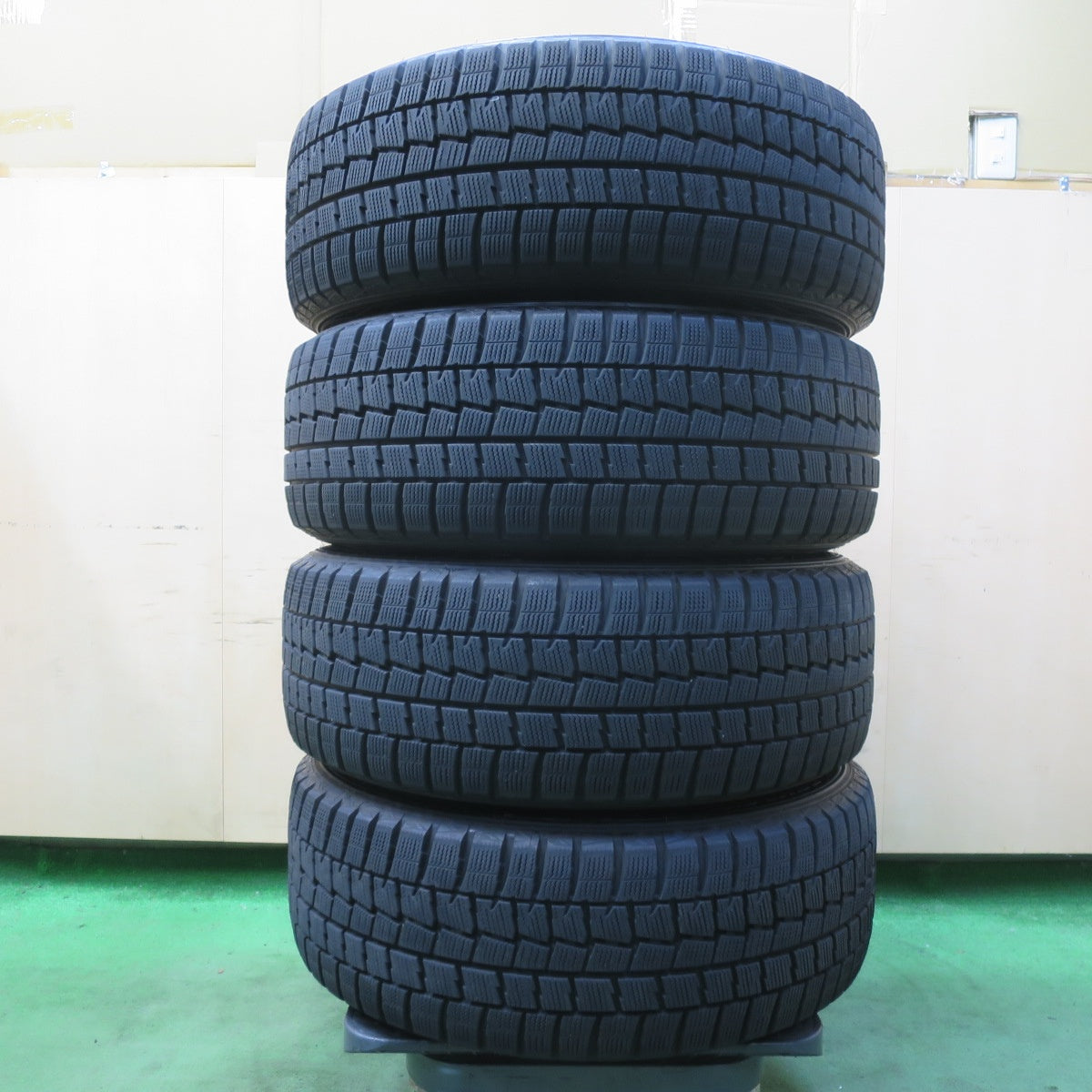 バリ溝！9.5分★アウディ 等 EUROTECH GAYA5 225/50R17 スタッドレス ダンロップ ウインターマックス WM01 ユーロテック ガヤ5 17インチ PCD112/5H★5061502イス