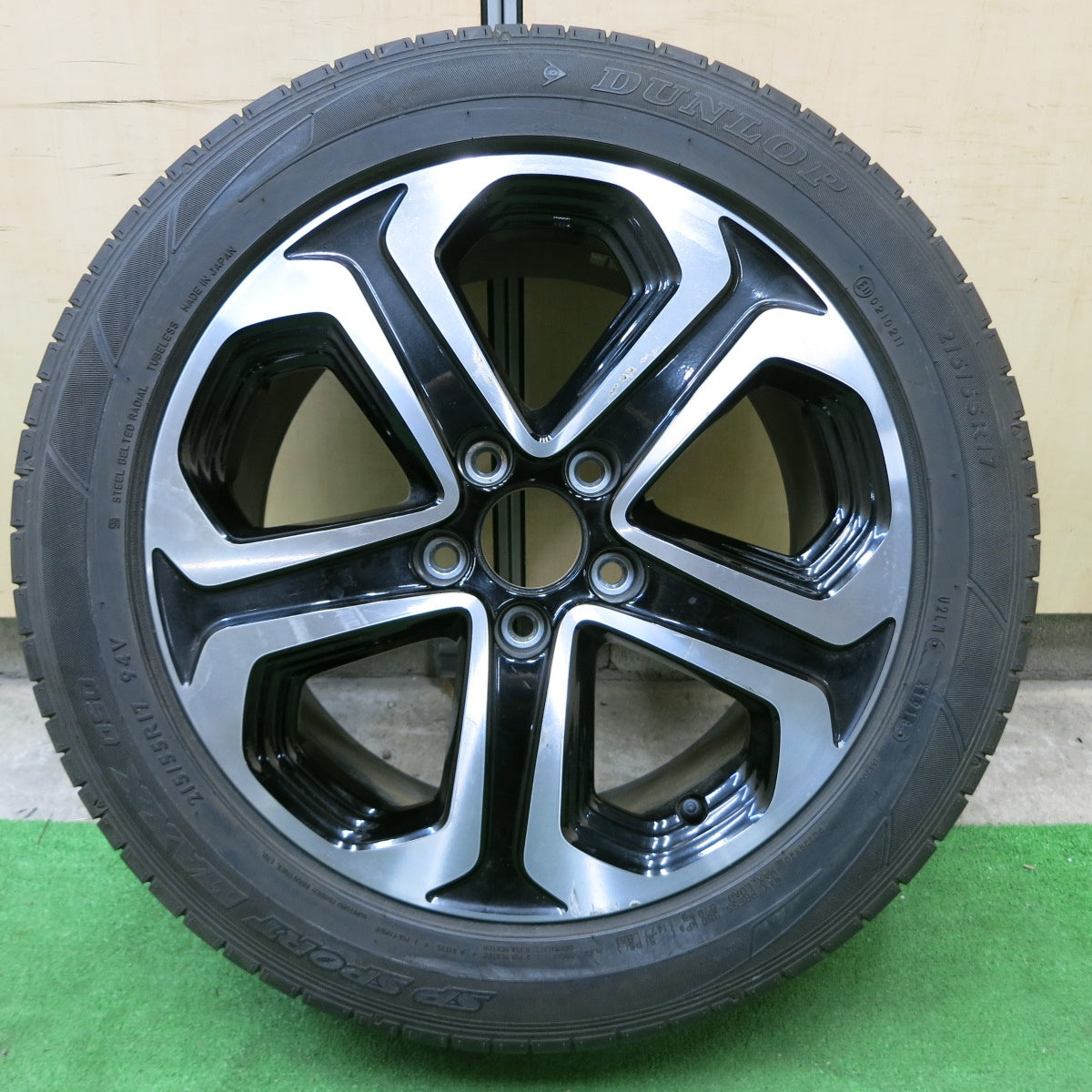 [送料無料] バリ溝！8.5分！1本★ホンダ RU3 RU4 ヴェゼル 純正 215/55R17 ダンロップ SPスポーツマックス 050 17インチ PCD114.3/5H★4091404ナノ