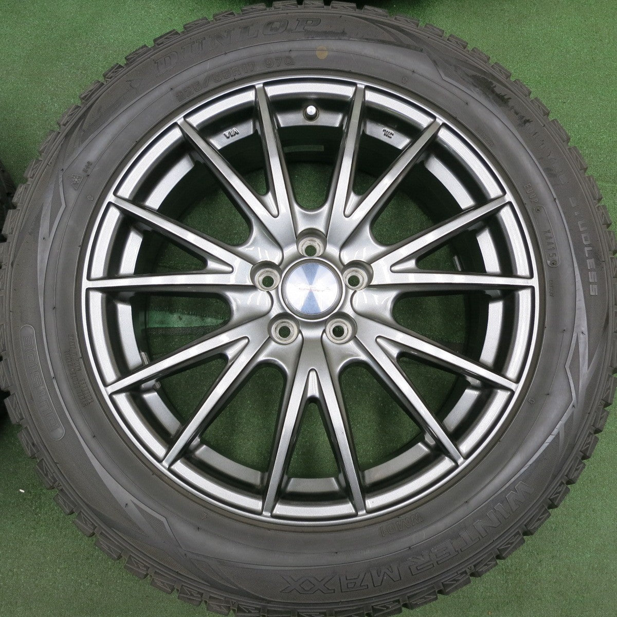 *送料無料* バリ溝！キレイ！9.5分★XV等 225/55R17 スタッドレス ダンロップ ウインターマックス WM01 VELVA SPORT ヴェルヴァ PCD100/5H★4051508HAス