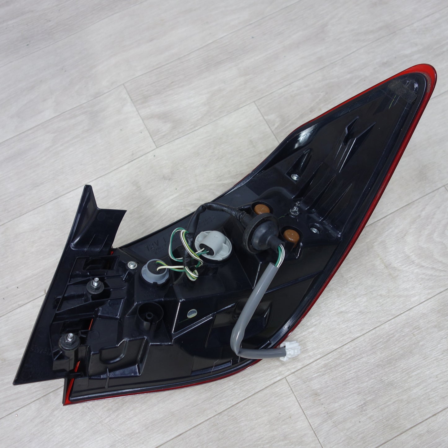 [送料無料] キレイ◆日産 フーガ Y51 純正 テール ランプ ライト 左側 STANLEY W2328◆