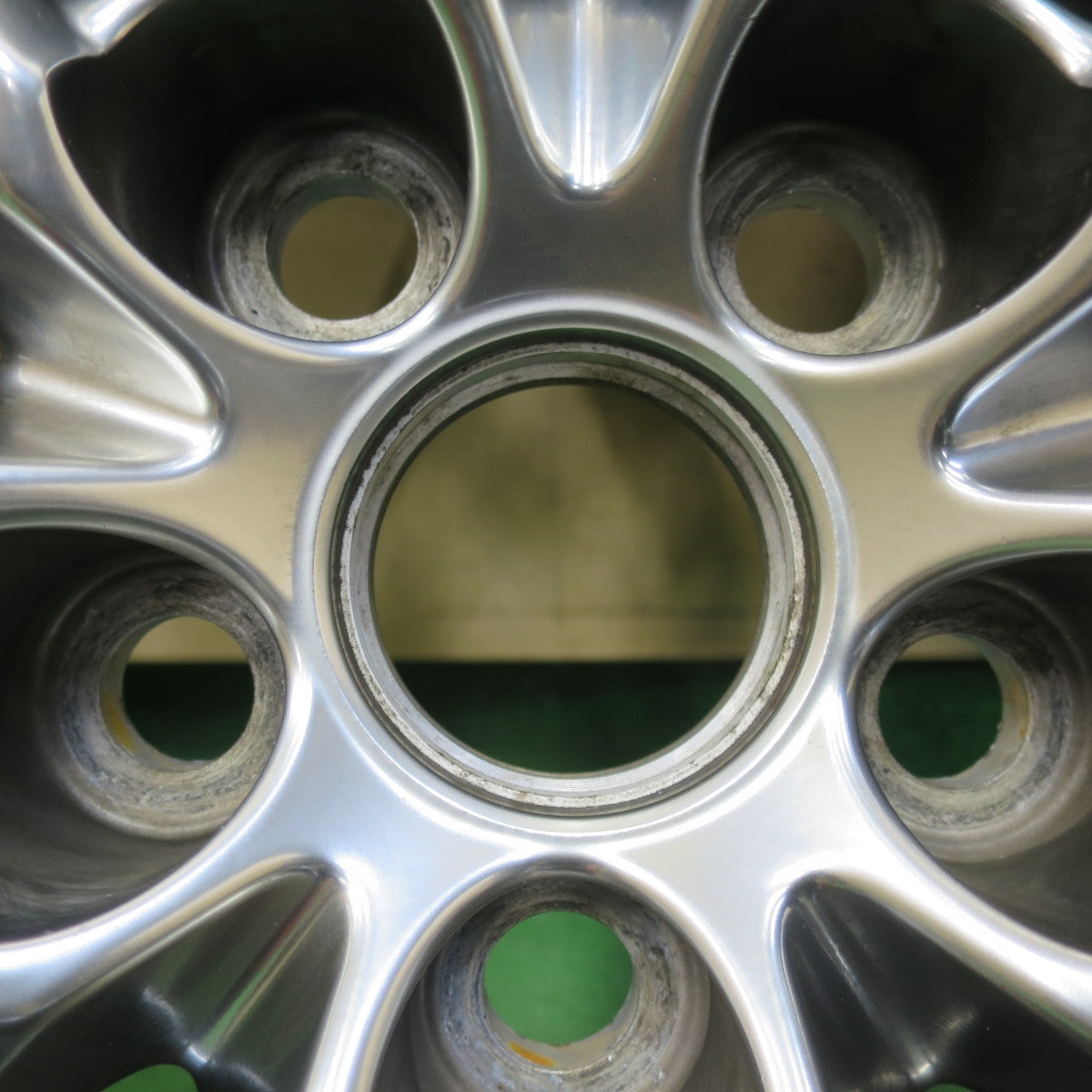 センサー付！バリ溝！21年！キレイ！9.5分★レクサス LS 純正 235/50R18 スタッドレス ヨコハマ アイスガード iG70 18インチ PCD120/5H★5093004イス