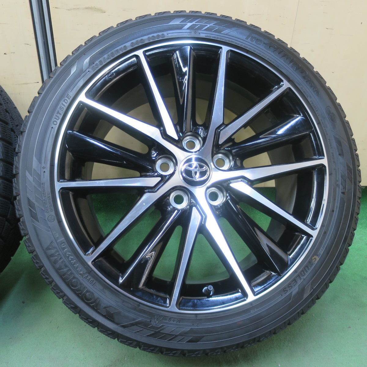 キレイ★トヨタ 70系 カムリ 純正 235/45R18 スタッドレス ヨコハマ アイスガード iG60 18インチ PCD114.3/5H★6052909イス