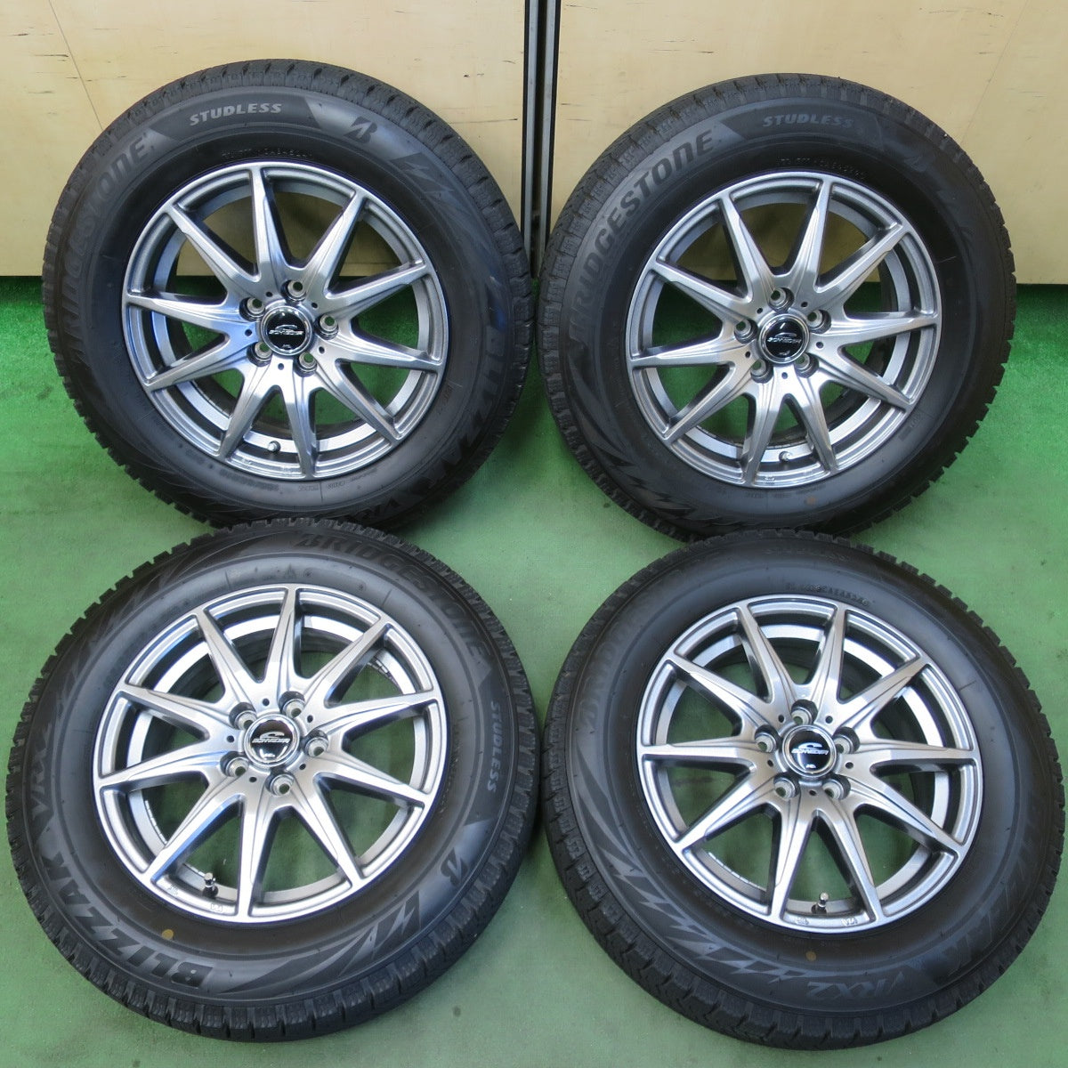 バリ溝！24年！キレイ！ほぼ10分★プリウス 等 195/65R15 スタッドレス ブリヂストン ブリザック VRX2 SCHNEIDER シュナイダー 15インチ PCD100/5H★5111506イス