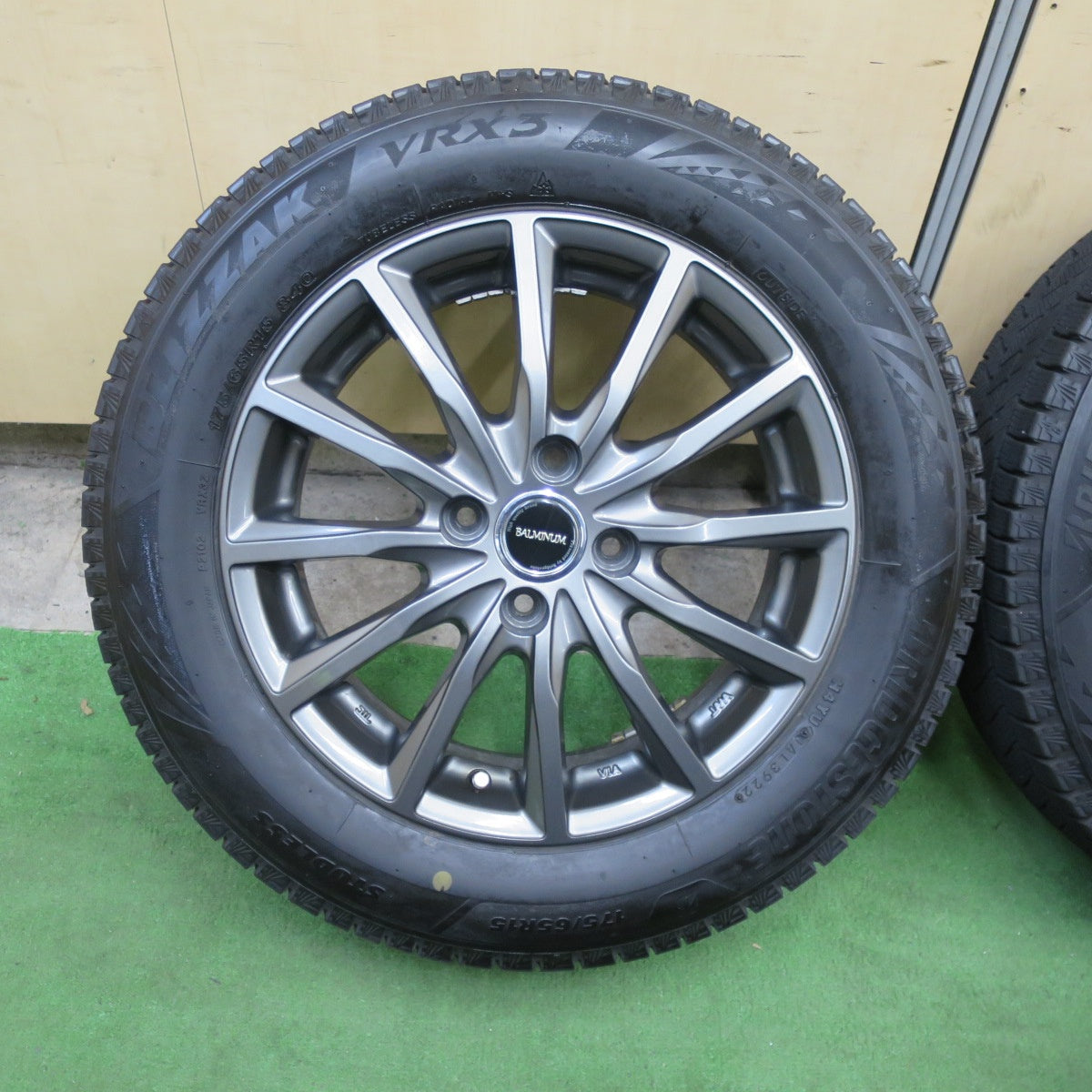 バリ溝！22年！キレイ！8.5分★スタッドレス 175/65R15 ブリヂストン ブリザック VRX3 BALMINUM AR12 バルミナ 15インチ PCD100/4H★6021102TTス