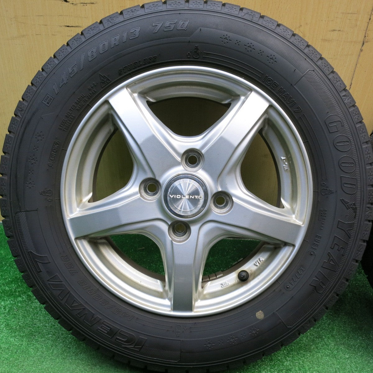 バリ溝！24年！8.5分★スタッドレス 145/80R13 グッドイヤー アイスナビ7 VIOLENTO ヴィオレント 13インチ PCD100/4H★6011109HAス