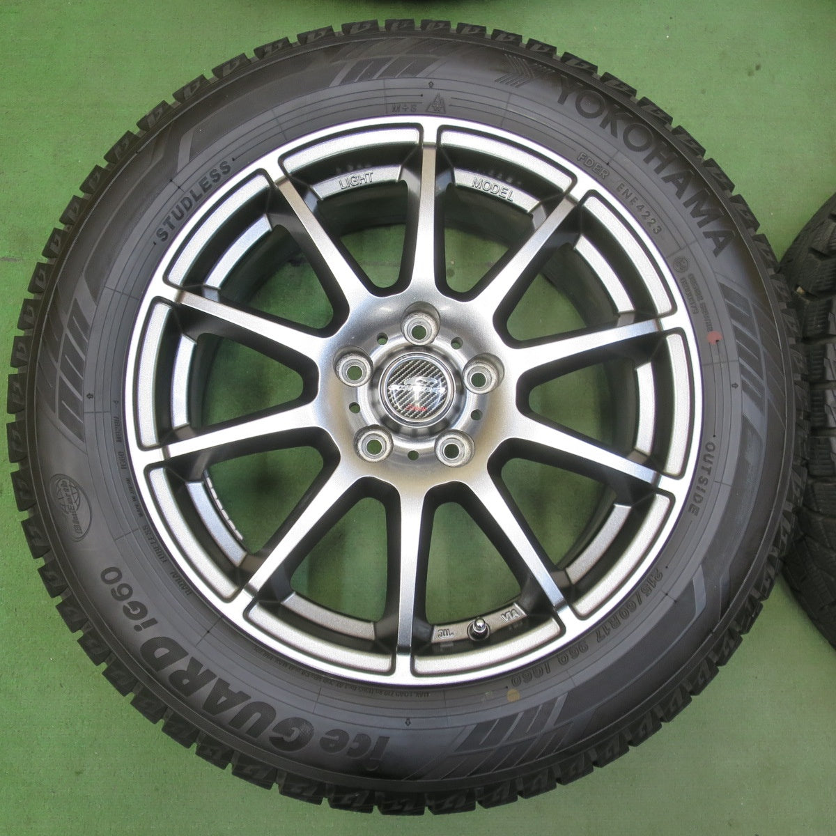 バリ溝！23年！キレイ！9.5分以上★スタッドレス 215/60R17 ヨコハマ アイスガード iG60 SCHNEIDER シュナイダー 17インチ PCD114.3/5H★5120203イス